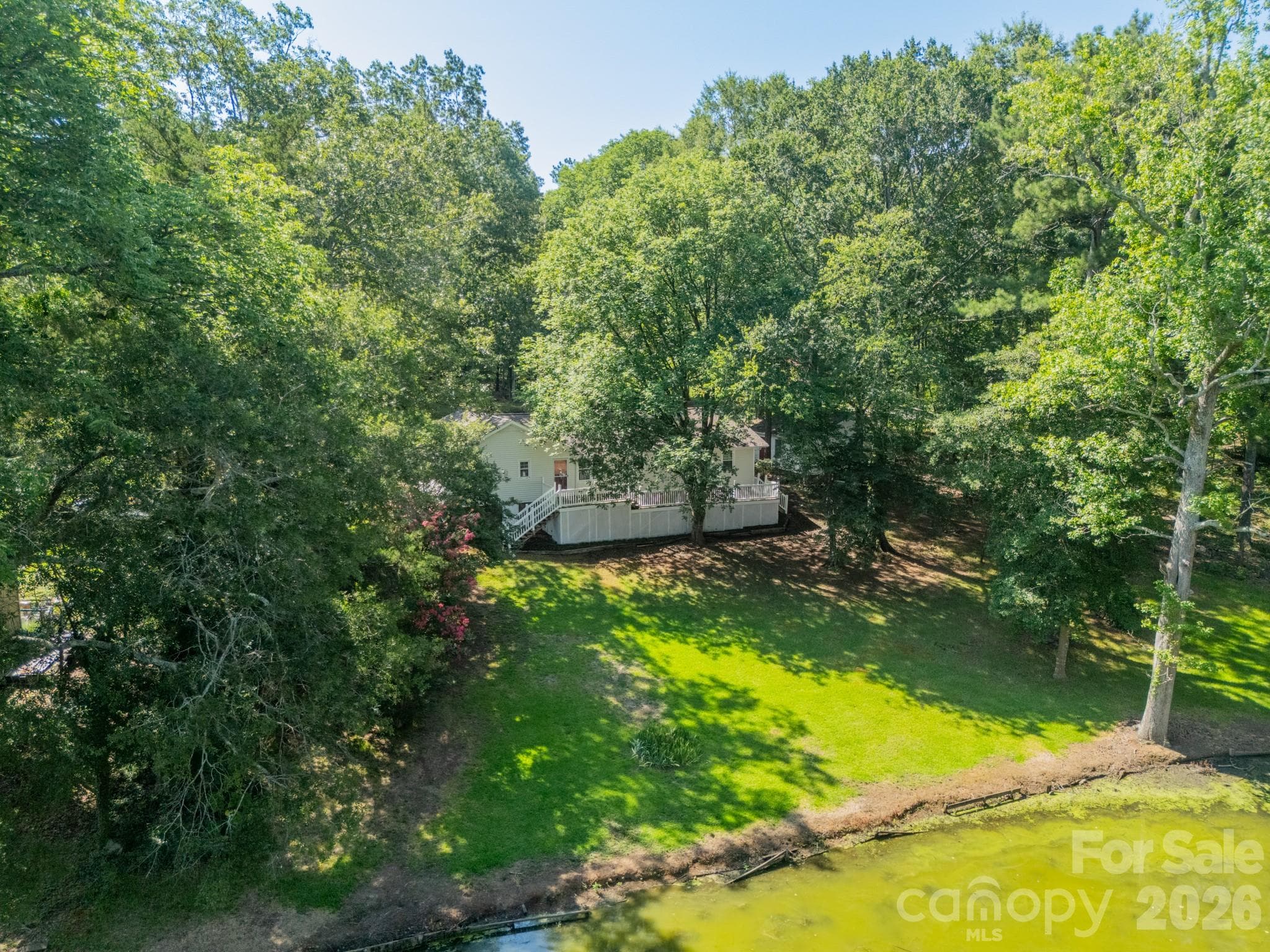 Single Family Residence at 1077 E Shore Drive, Lancaster, photo 10 of 48