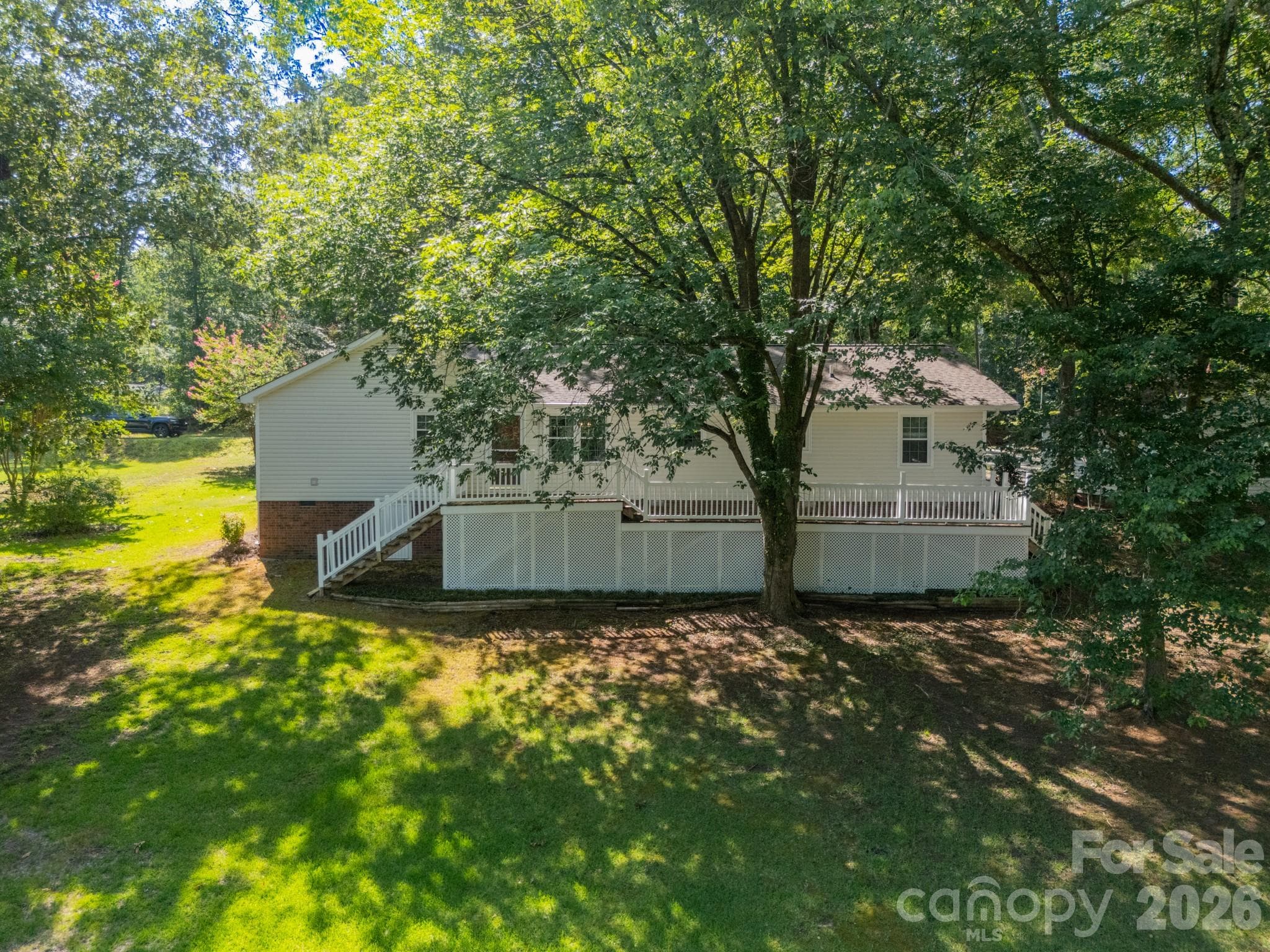 Single Family Residence at 1077 E Shore Drive, Lancaster, photo 13 of 48