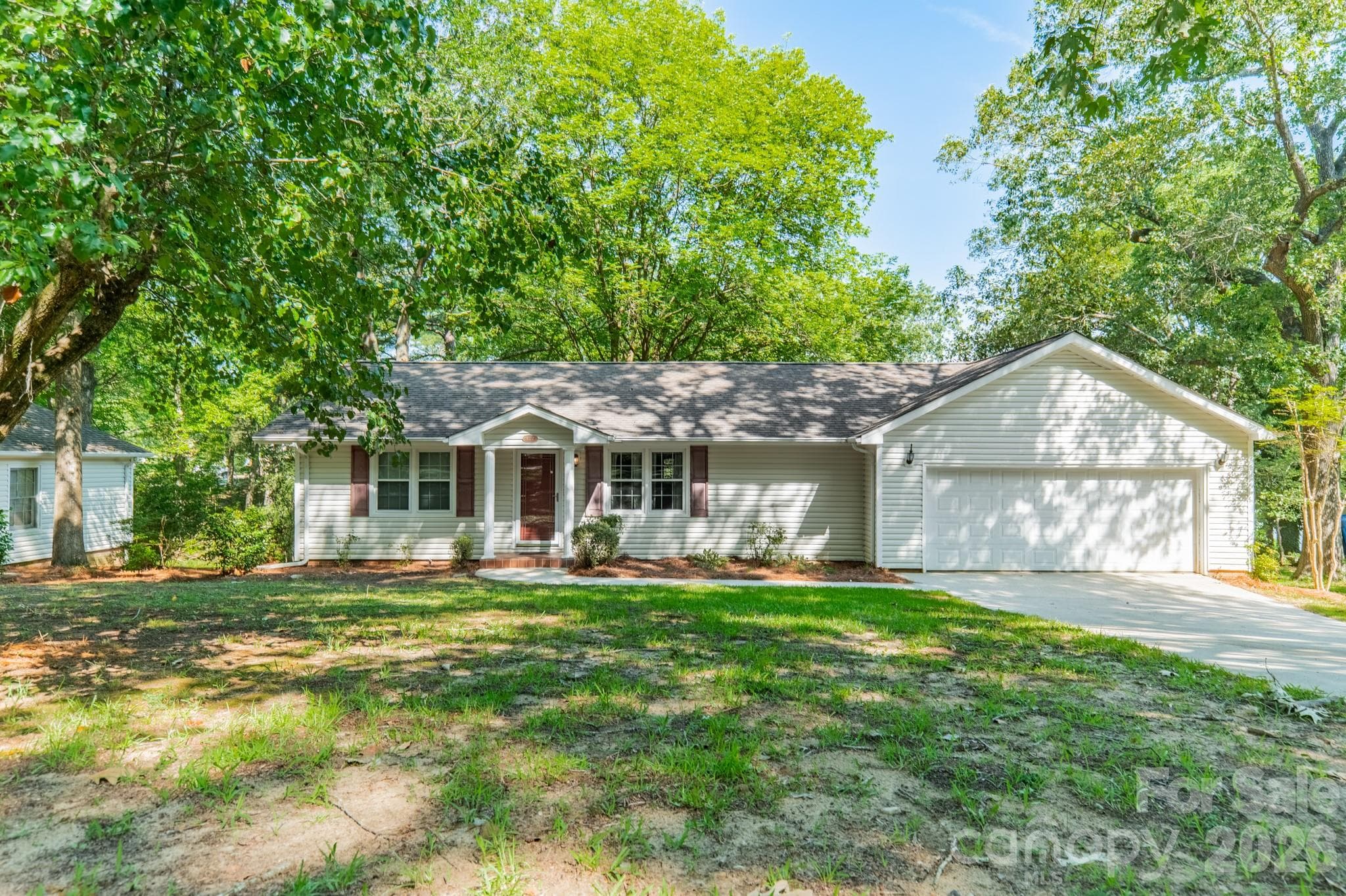 Single Family Residence at 1077 E Shore Drive, Lancaster, photo 21 of 48