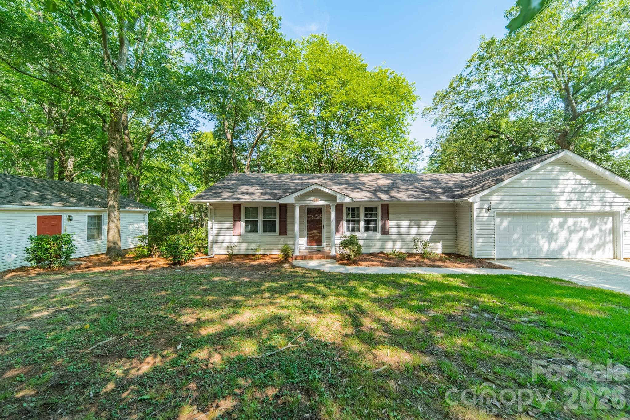 Single Family Residence at 1077 E Shore Drive, Lancaster, photo 29 of 48