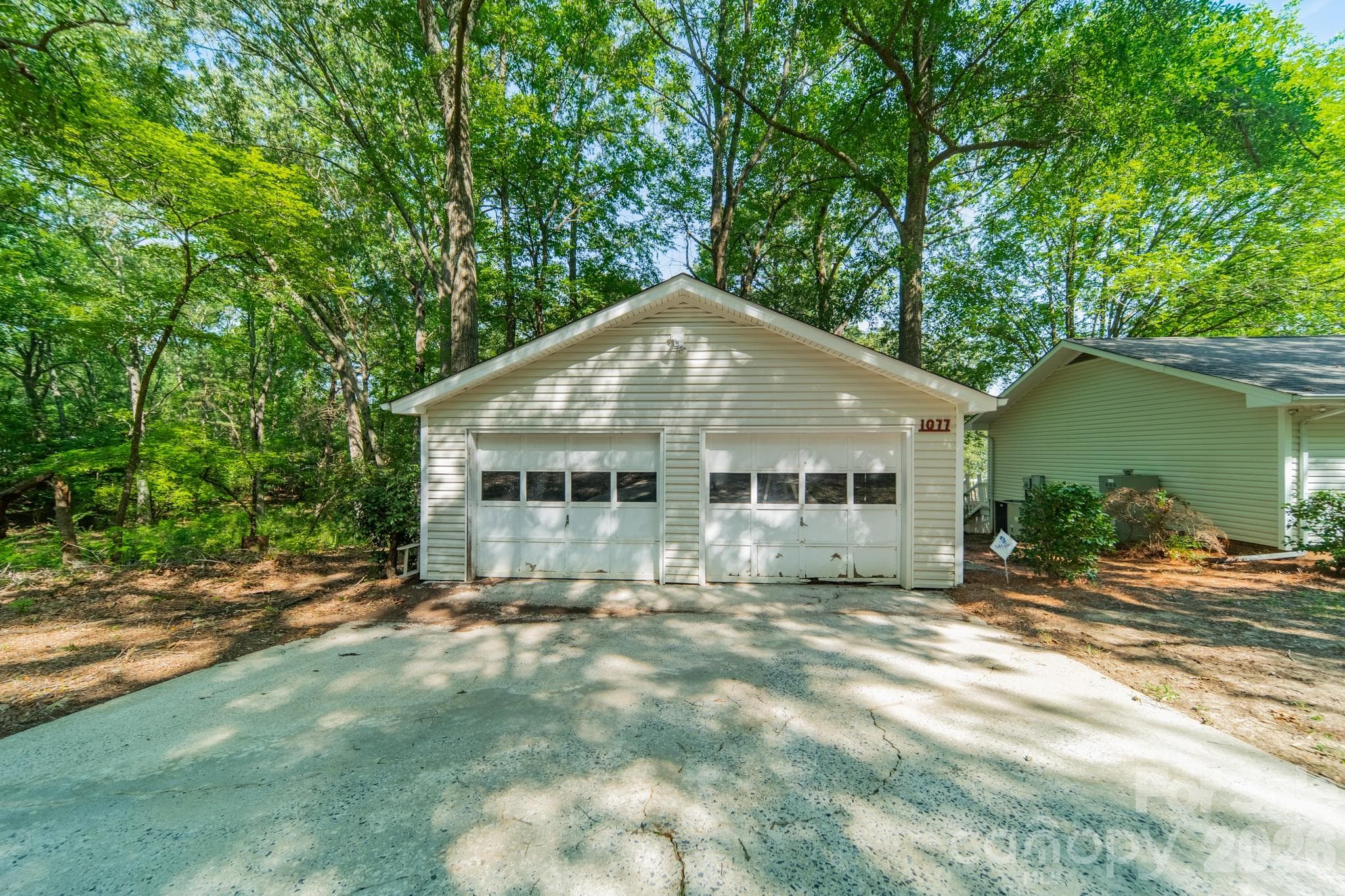 Single Family Residence at 1077 E Shore Drive, Lancaster, photo 33 of 48