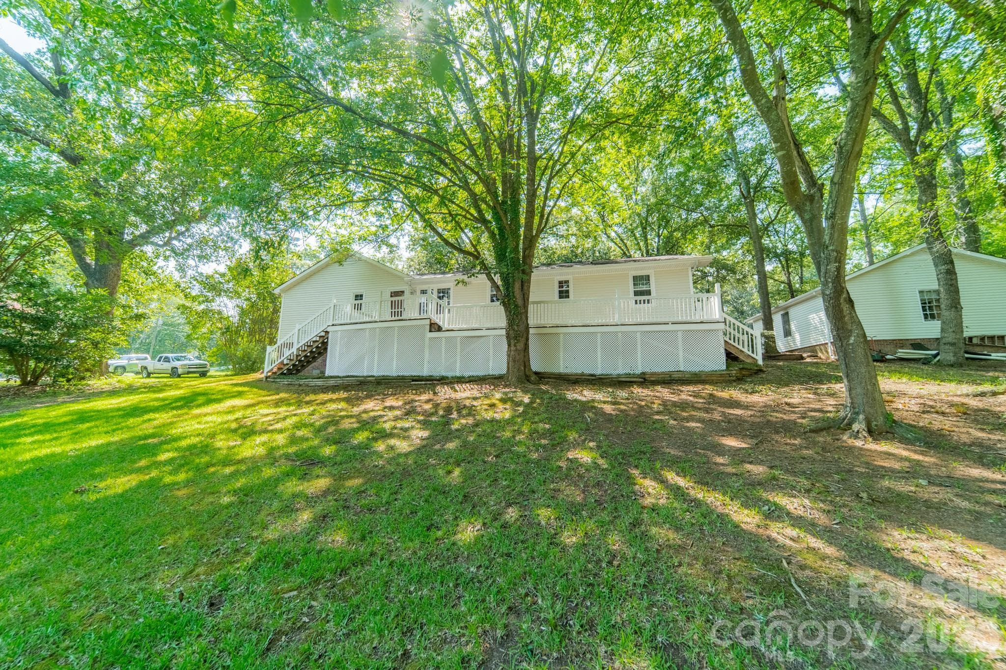 Single Family Residence at 1077 E Shore Drive, Lancaster, photo 36 of 48