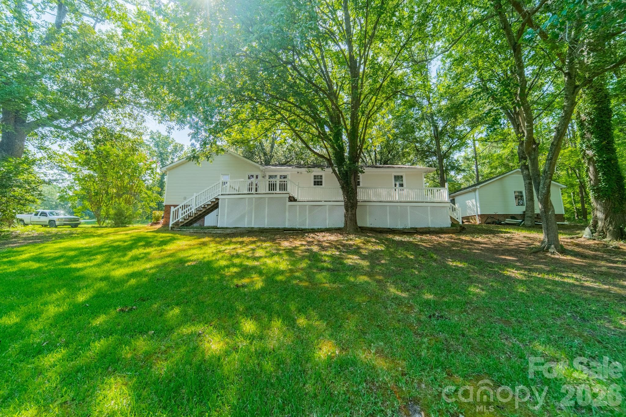 Single Family Residence at 1077 E Shore Drive, Lancaster, photo 37 of 48