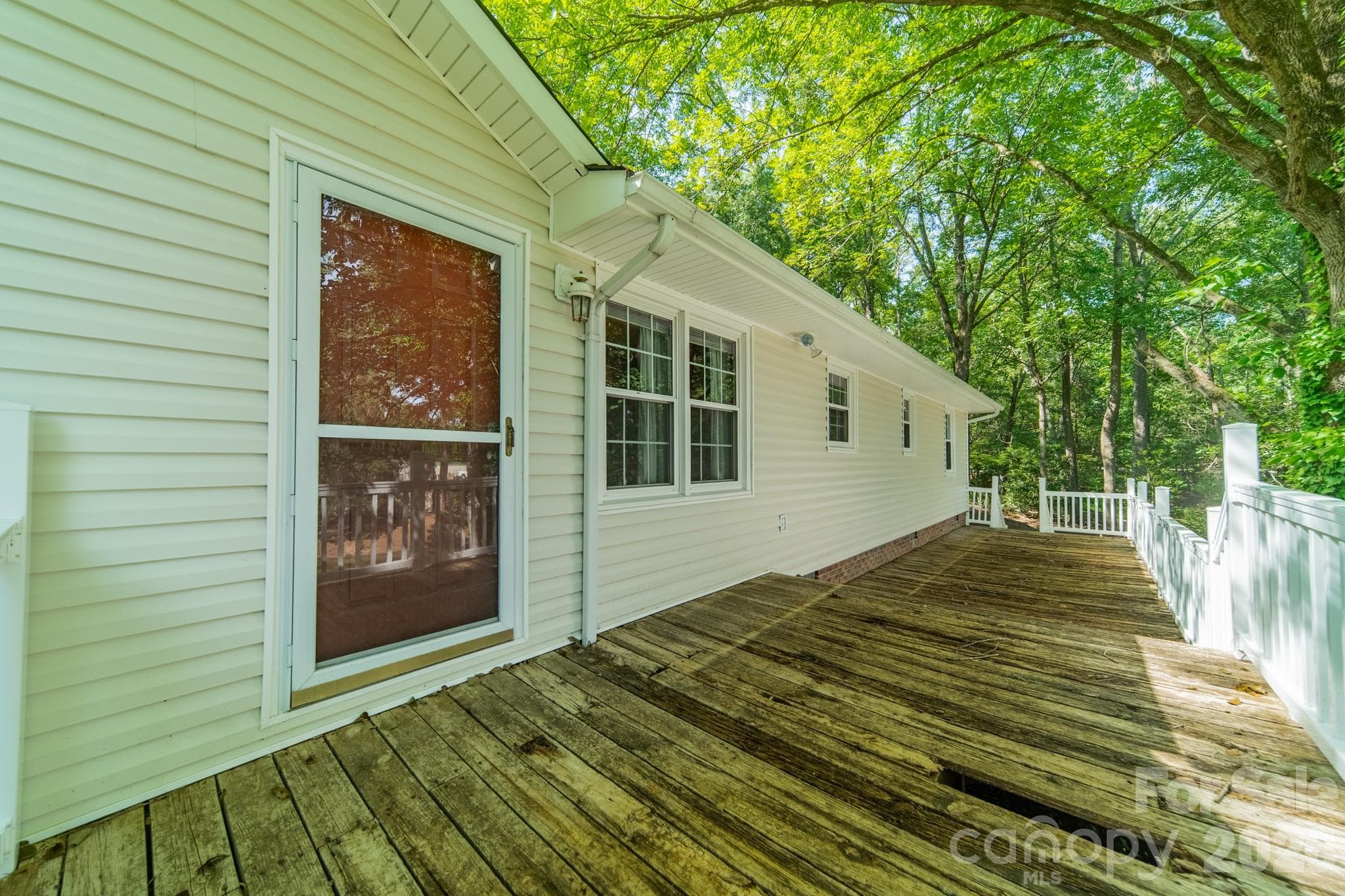 Single Family Residence at 1077 E Shore Drive, Lancaster, photo 40 of 48