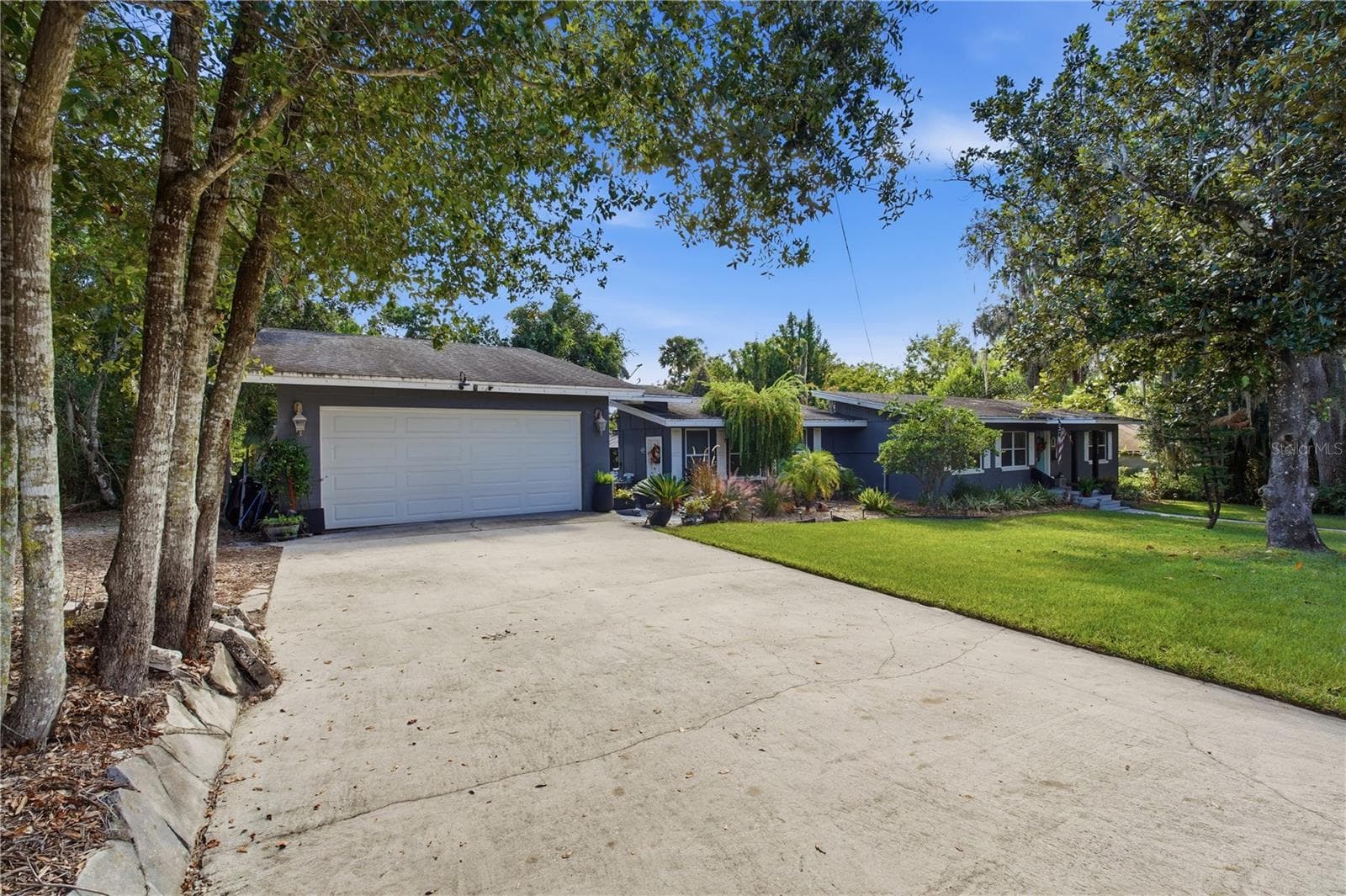 Single Family Residence at 735 N SANS SOUCI AVE, DELAND, photo 34 of 46