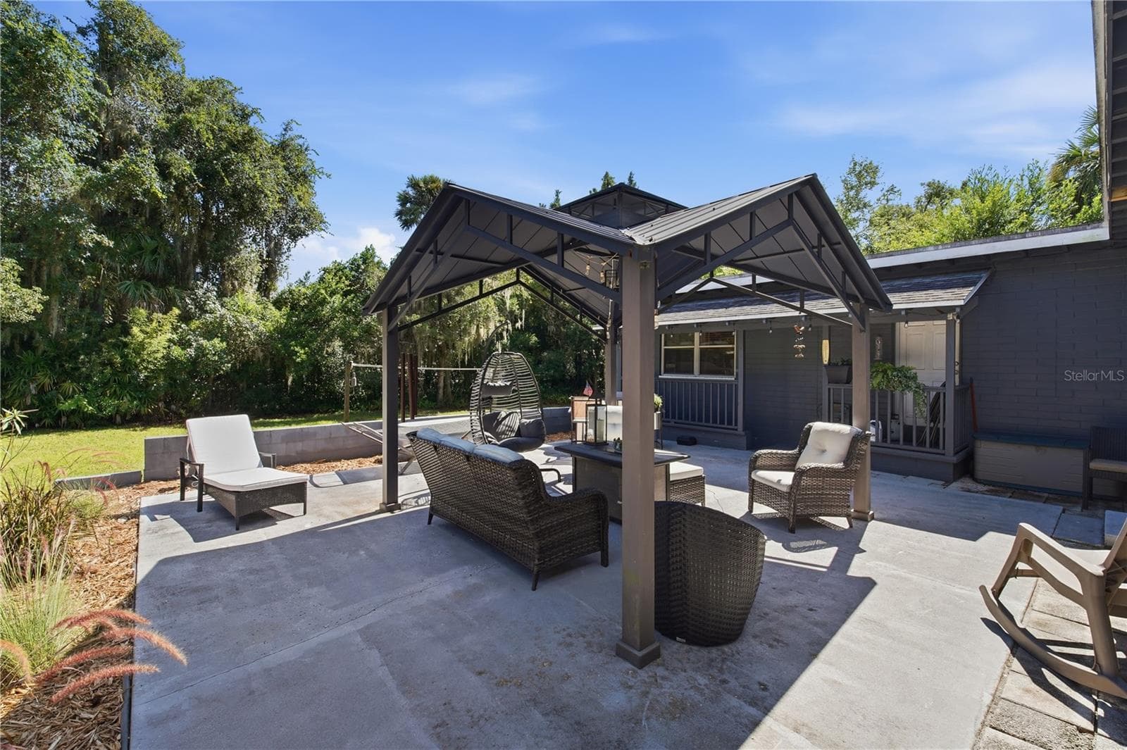 Backyard - 735 N SANS SOUCI AVE, DELAND