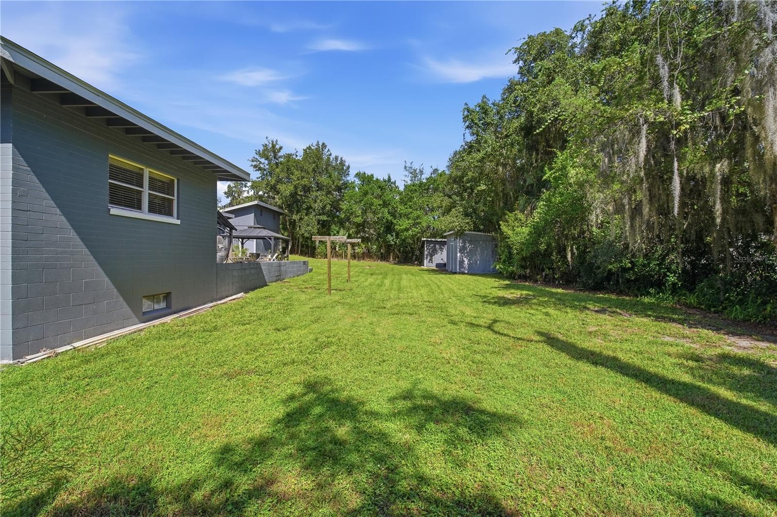 Yard - 735 N SANS SOUCI AVE, DELAND