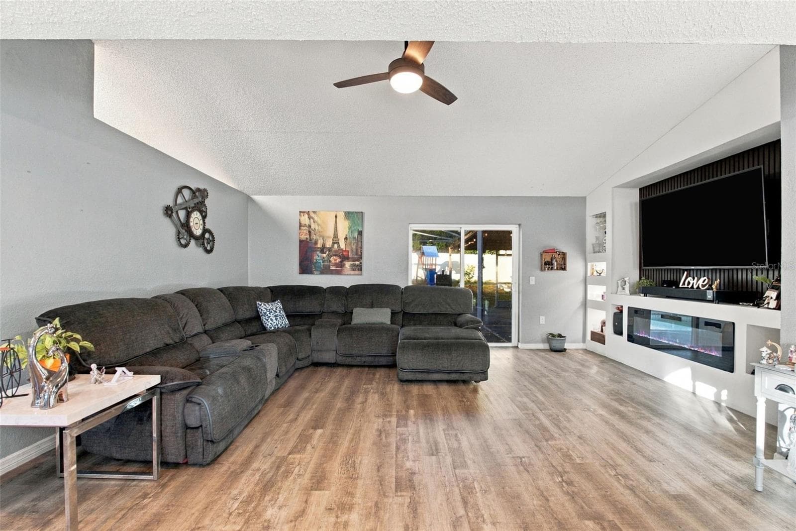 Single Family Residence at 6341 GAINSBORO AVE, SPRING HILL, photo 7 of 67