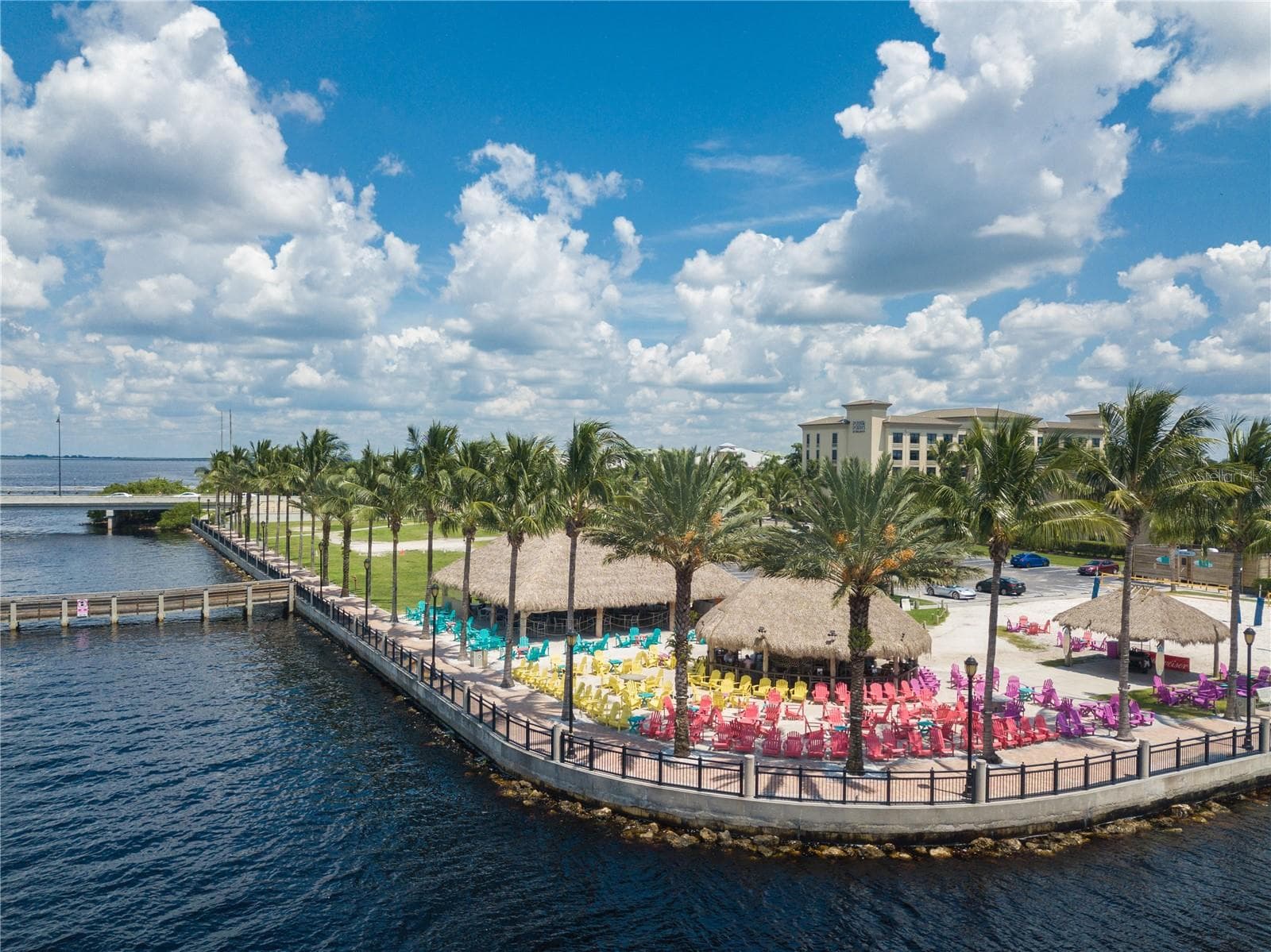 Tiki Hut - 2112 WYATT CIR, PUNTA GORDA