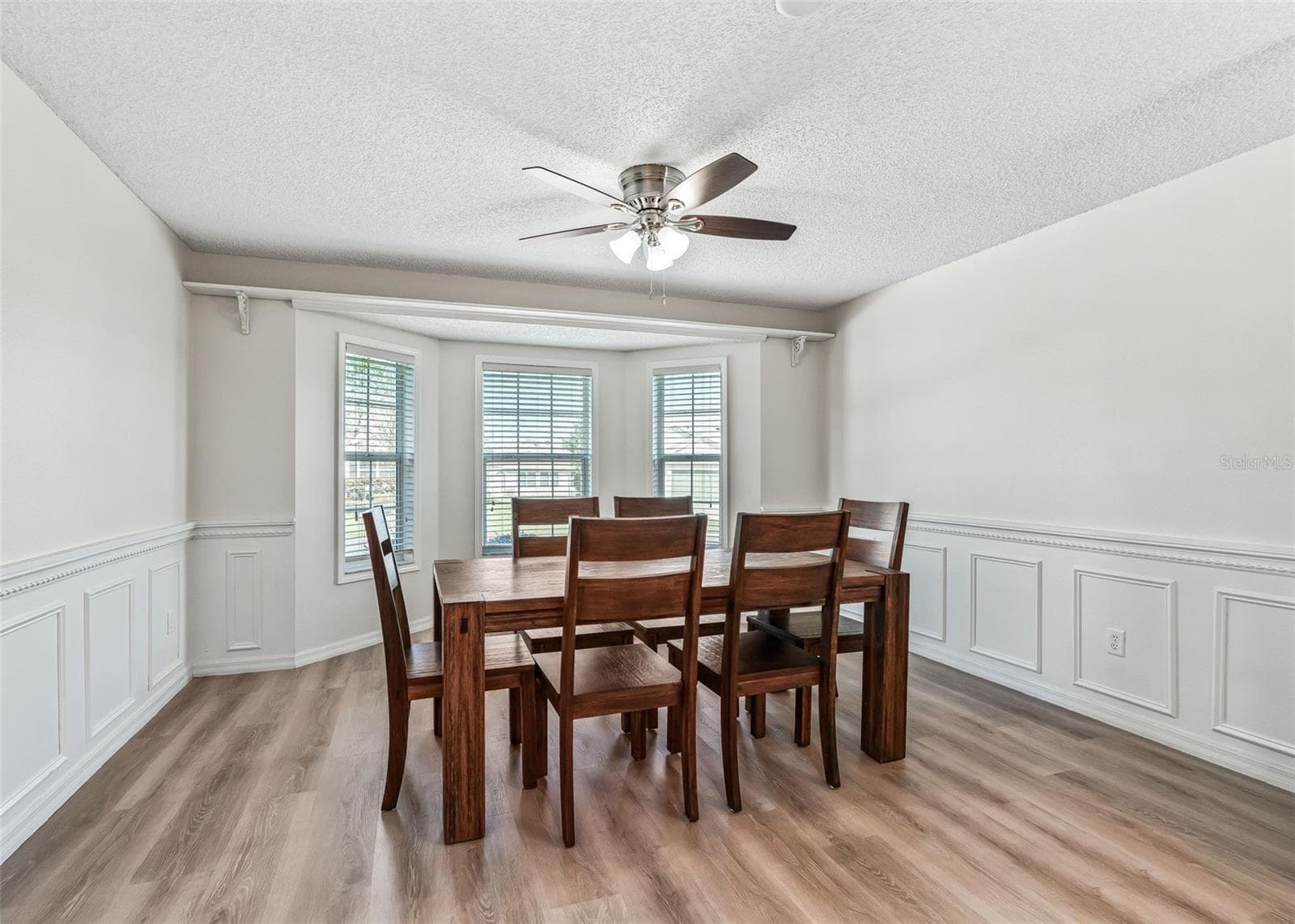 Kitchen Dinette Extended Into Full Dining Room. - 2762 MORVEN PARK WAY, THE VILLAGES