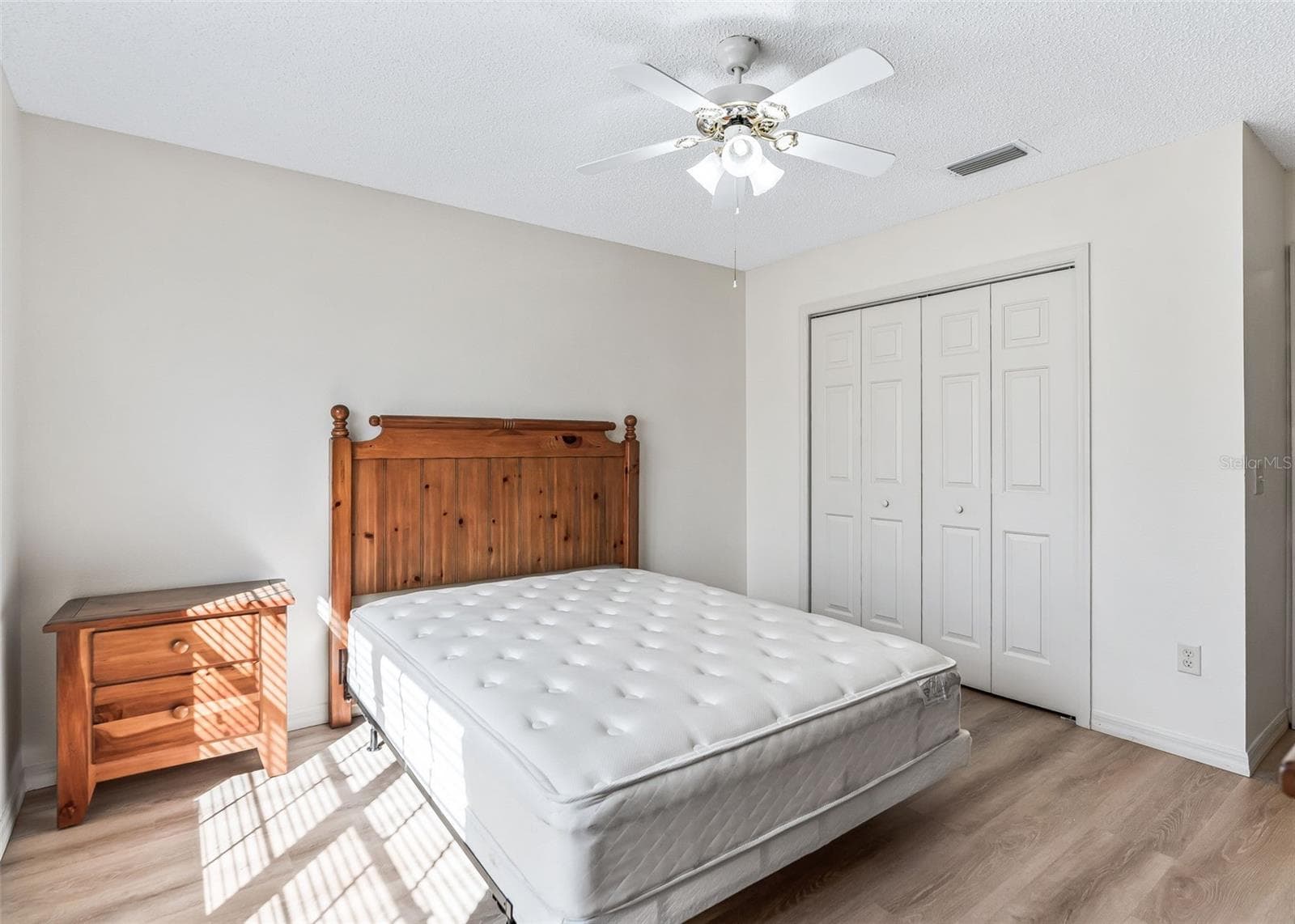 LVP Flooring - 2762 MORVEN PARK WAY, THE VILLAGES