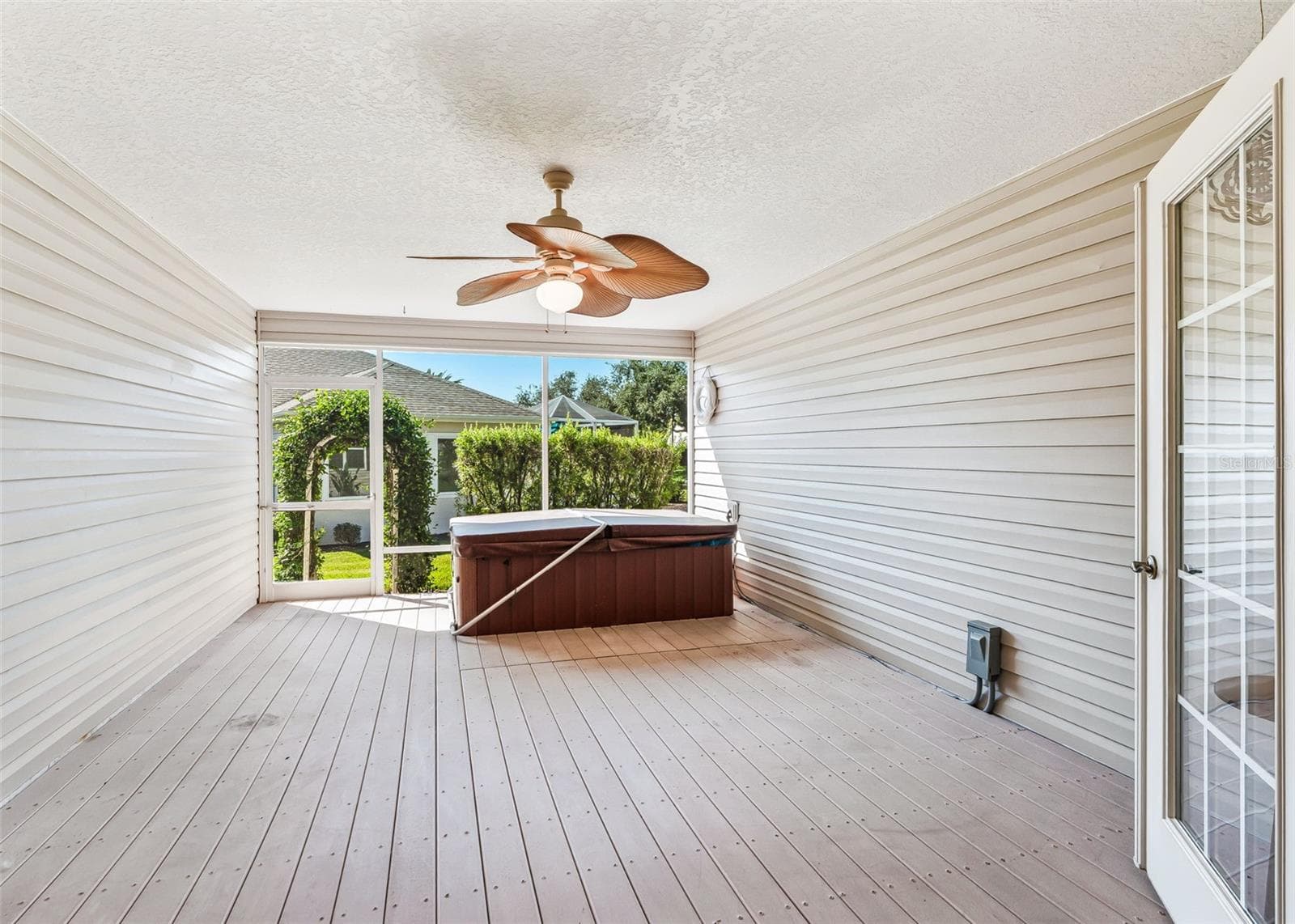 Screened-In Lanai - 2762 MORVEN PARK WAY, THE VILLAGES