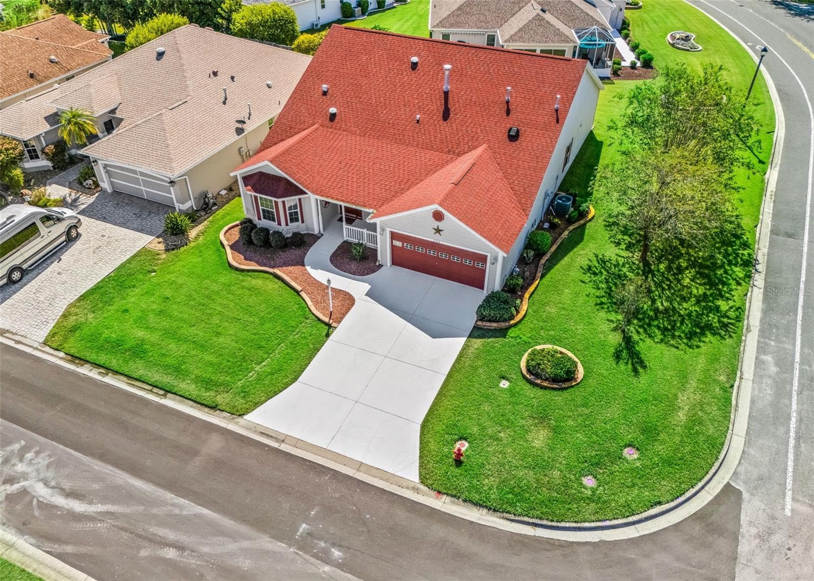 BOND PAID!! - 2762 MORVEN PARK WAY, THE VILLAGES