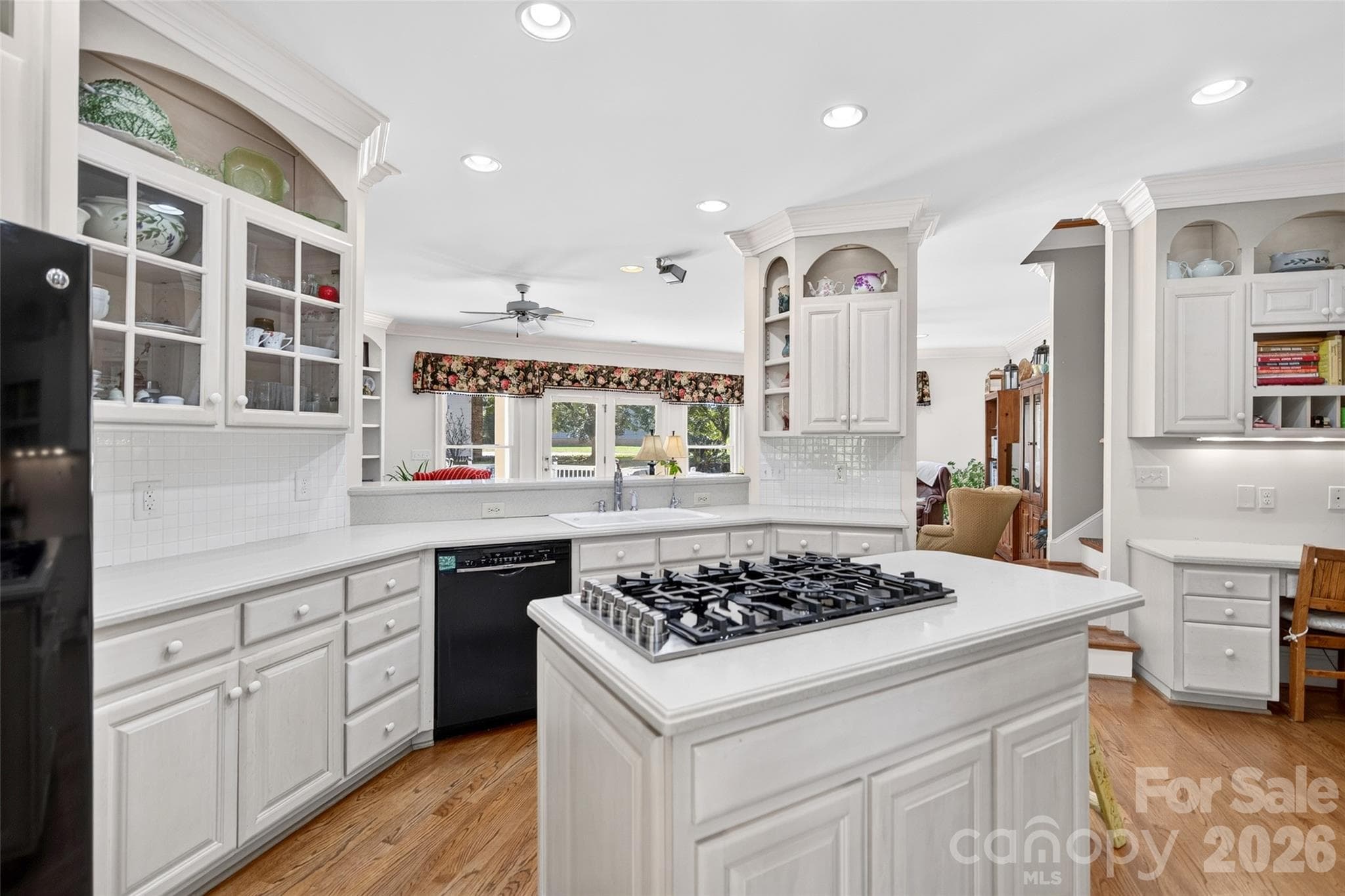 Single Family Residence at 321 Normandy Road, Mooresville, photo 13 of 48