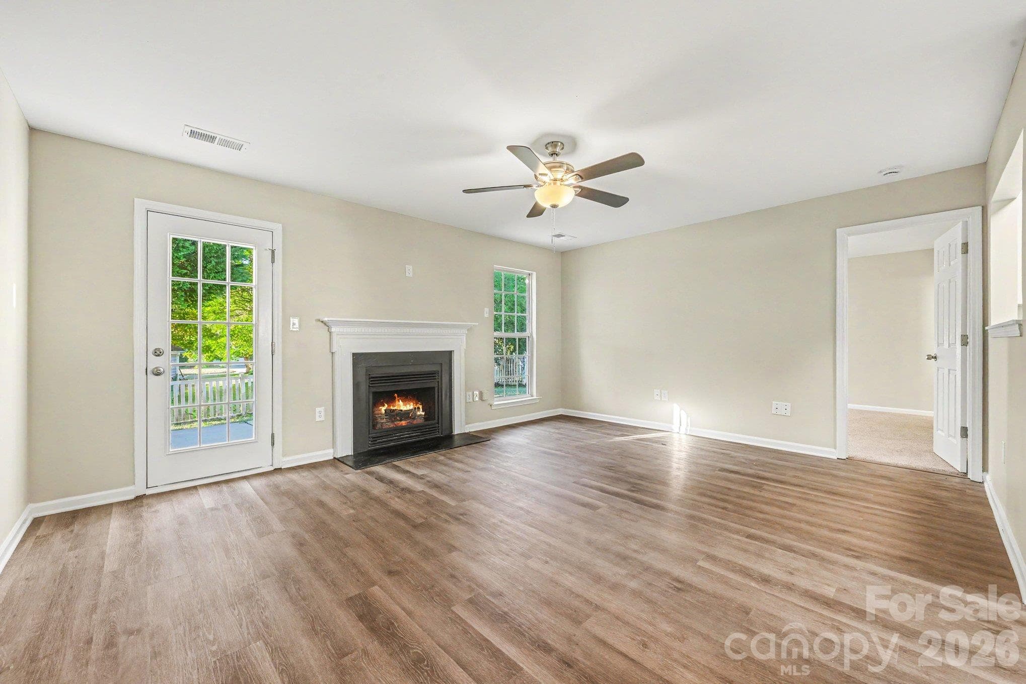 Single Family Residence at 10133 Illoria Drive, Charlotte, photo 3 of 19
