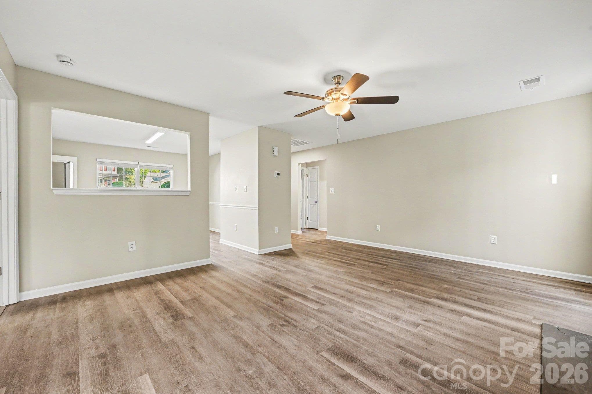 Single Family Residence at 10133 Illoria Drive, Charlotte, photo 6 of 19