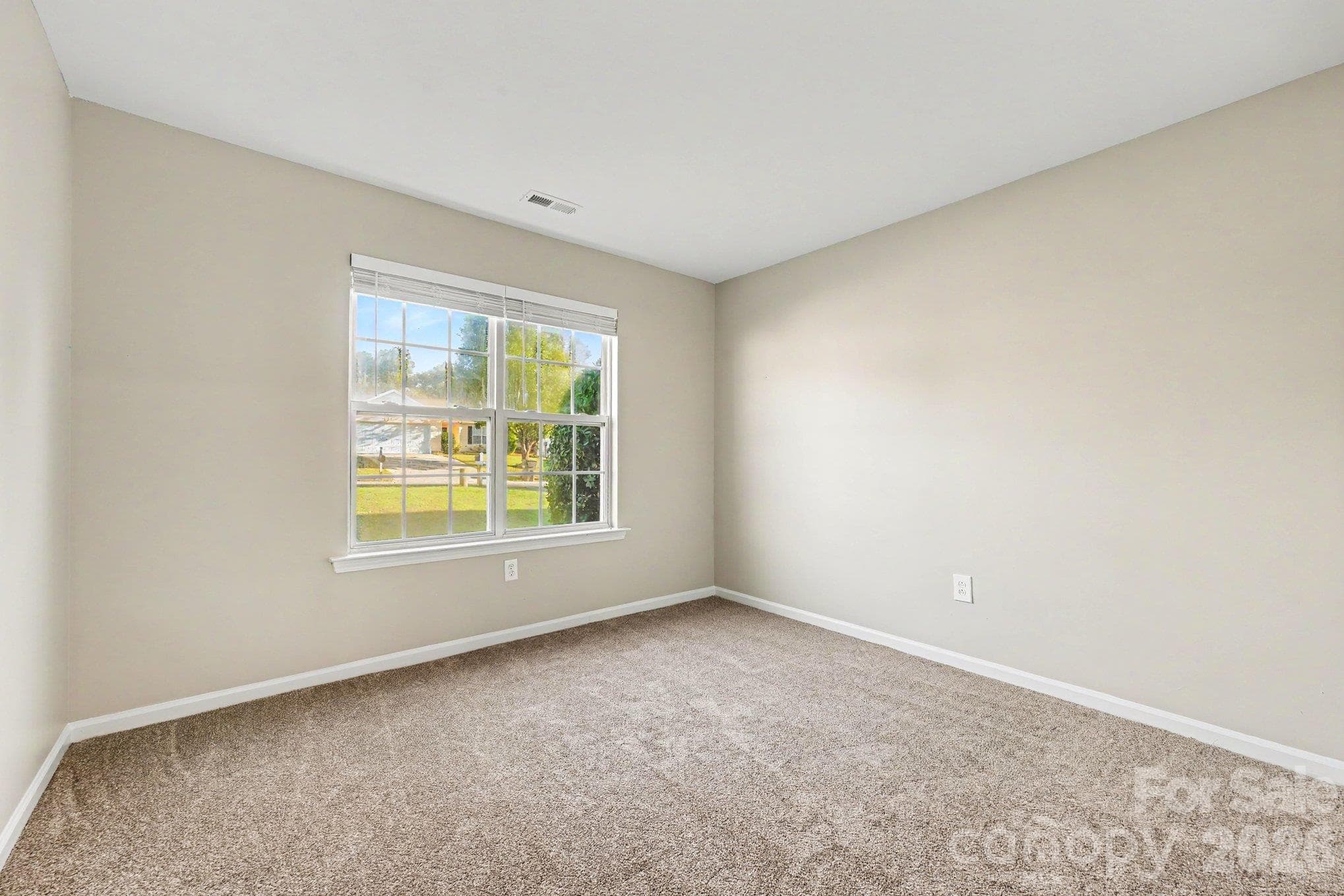 Single Family Residence at 10133 Illoria Drive, Charlotte, photo 14 of 19
