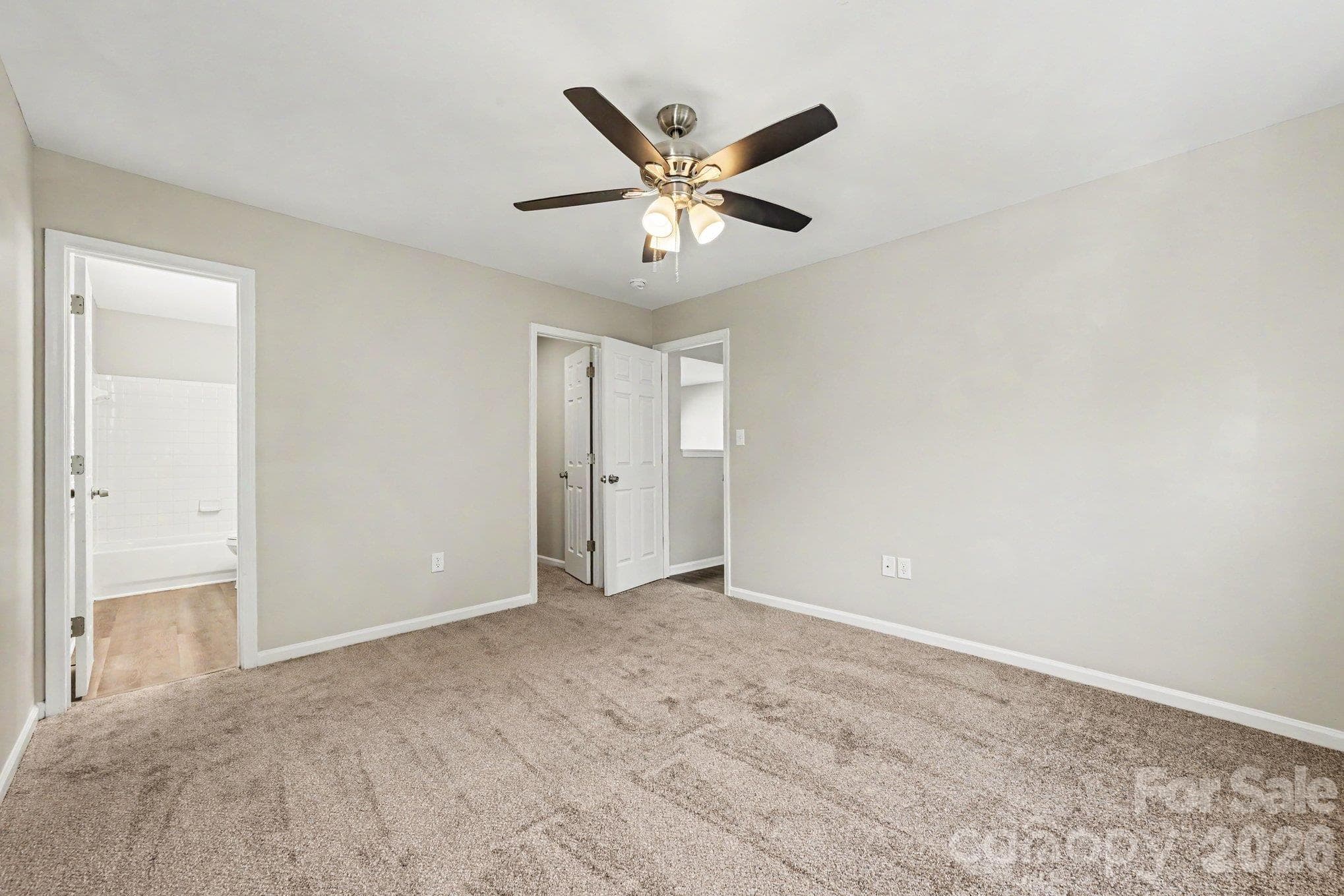 Single Family Residence at 10133 Illoria Drive, Charlotte, photo 11 of 19