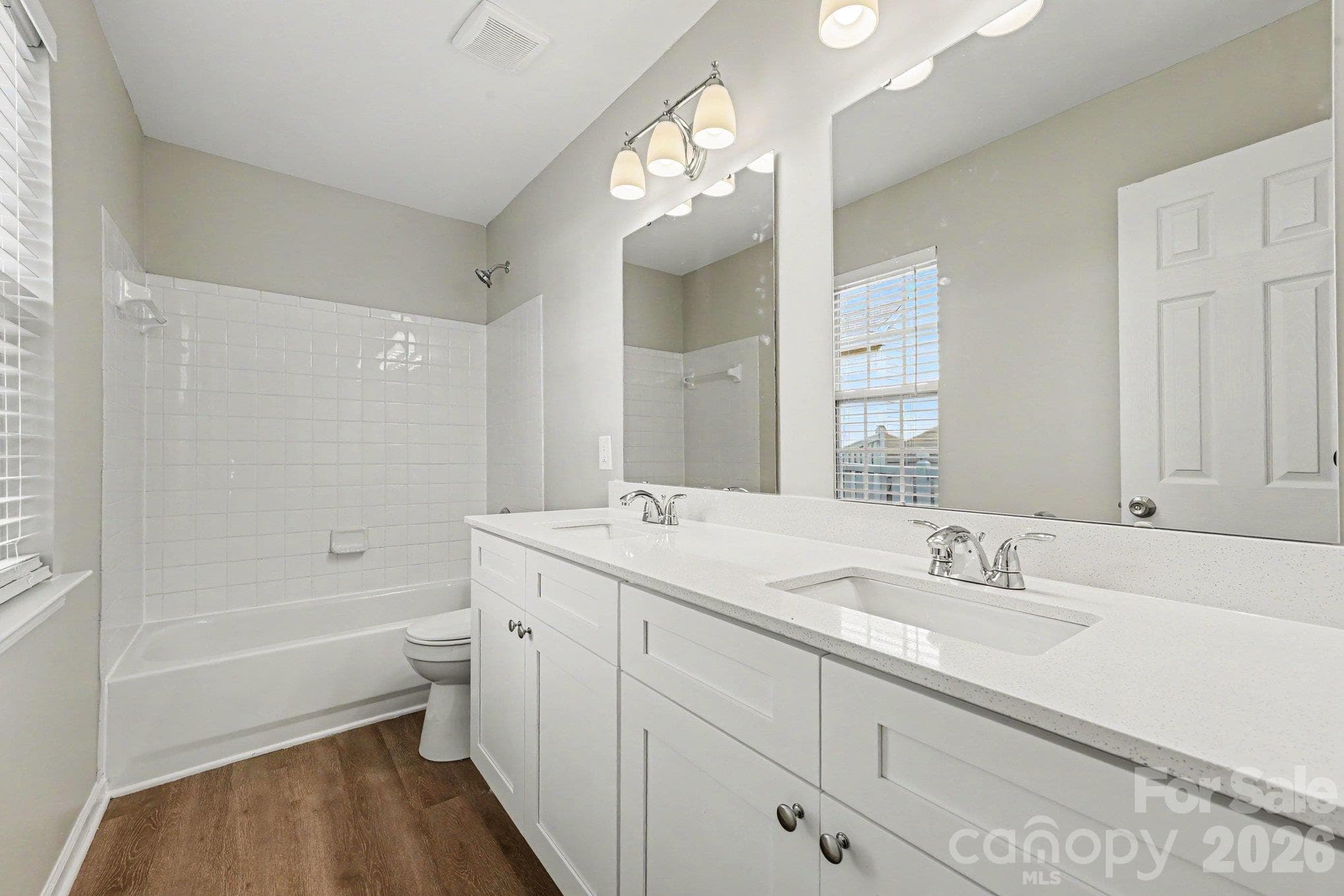 Single Family Residence at 10133 Illoria Drive, Charlotte, photo 17 of 19