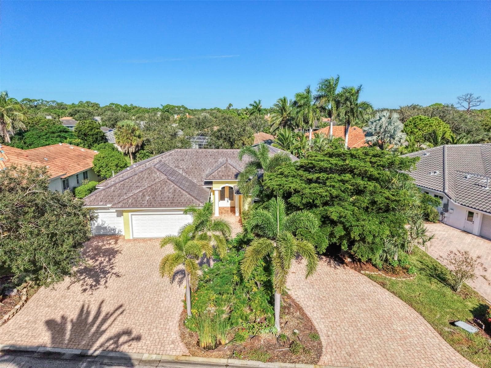 Single Family Residence at 4708 SWEETMEADOW CIR, SARASOTA, photo 2 of 180