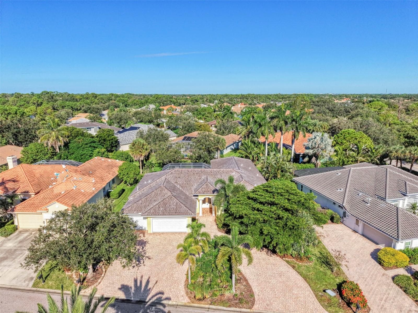 Single Family Residence at 4708 SWEETMEADOW CIR, SARASOTA, photo 3 of 180
