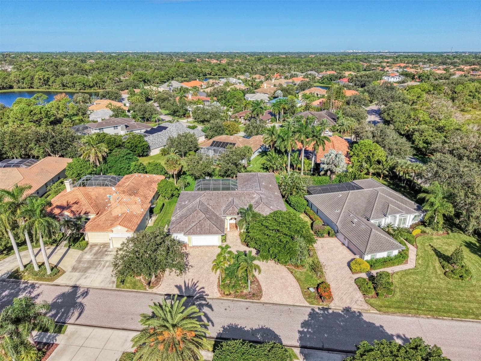 Single Family Residence at 4708 SWEETMEADOW CIR, SARASOTA, photo 4 of 180