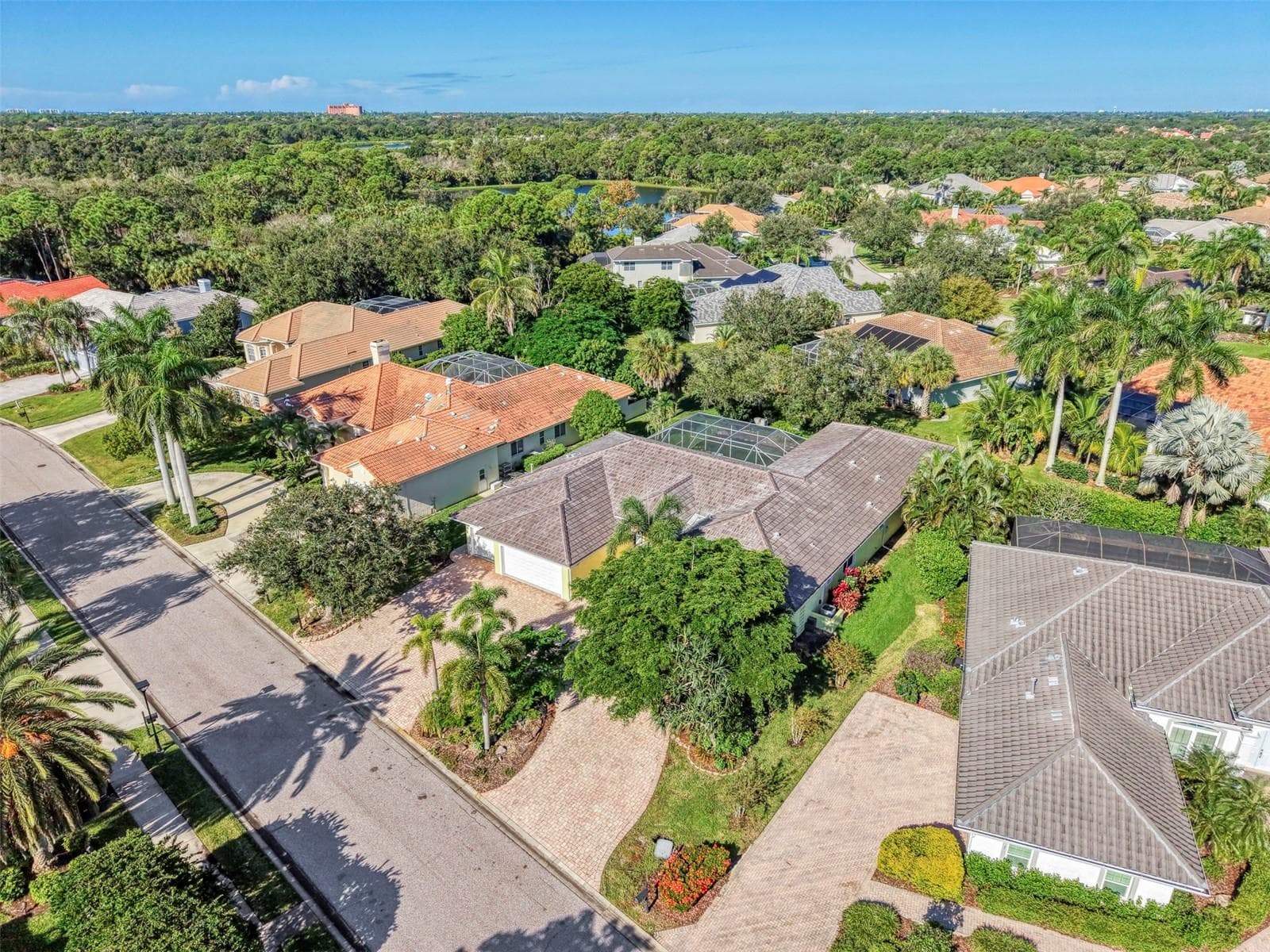 Single Family Residence at 4708 SWEETMEADOW CIR, SARASOTA, photo 6 of 180