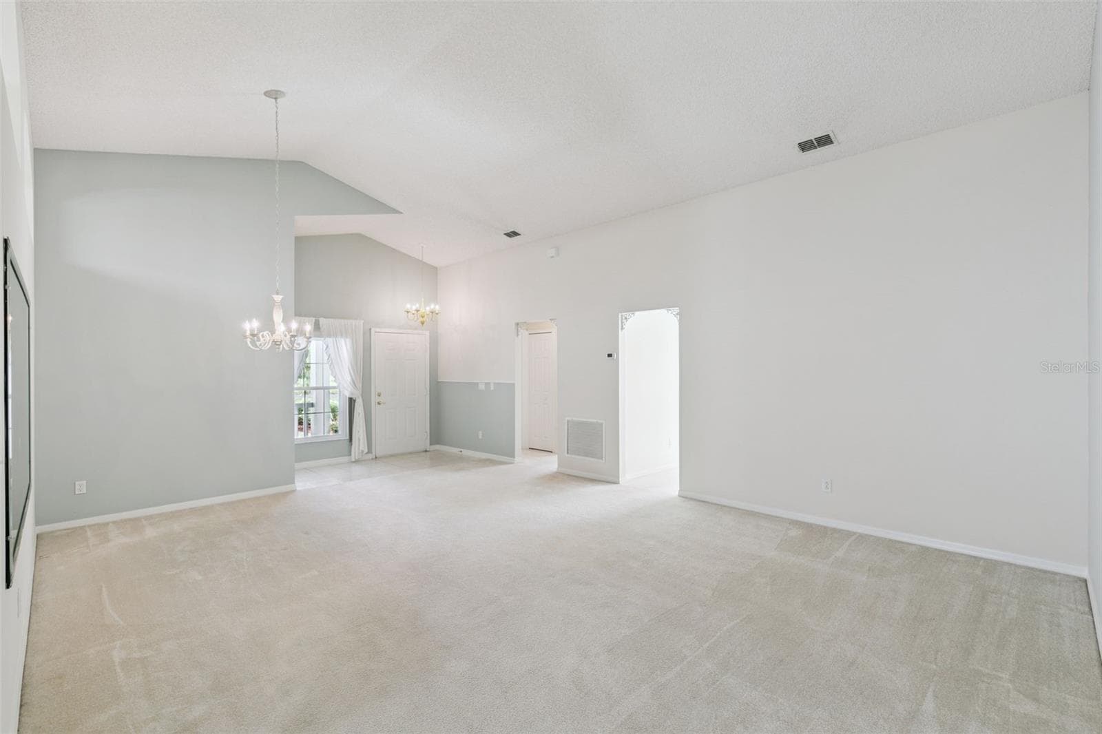 Single Family Residence at 3777 EVERSHOLT ST, CLERMONT, photo 5 of 20