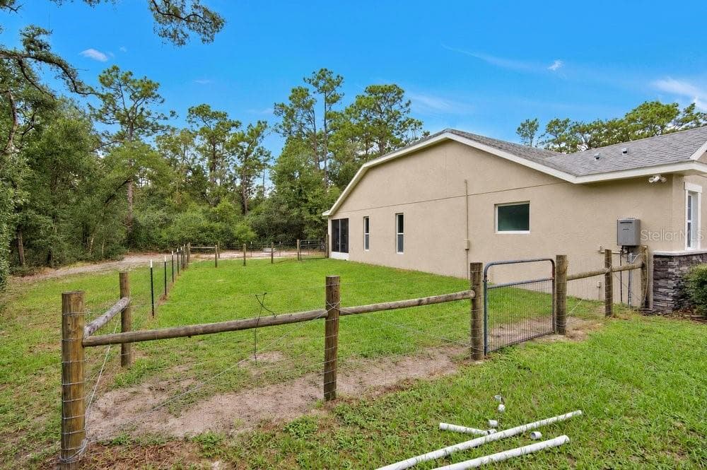 Single Family Residence at 922 VOLUSIA TIMBER CT, LAKE HELEN, photo 35 of 41