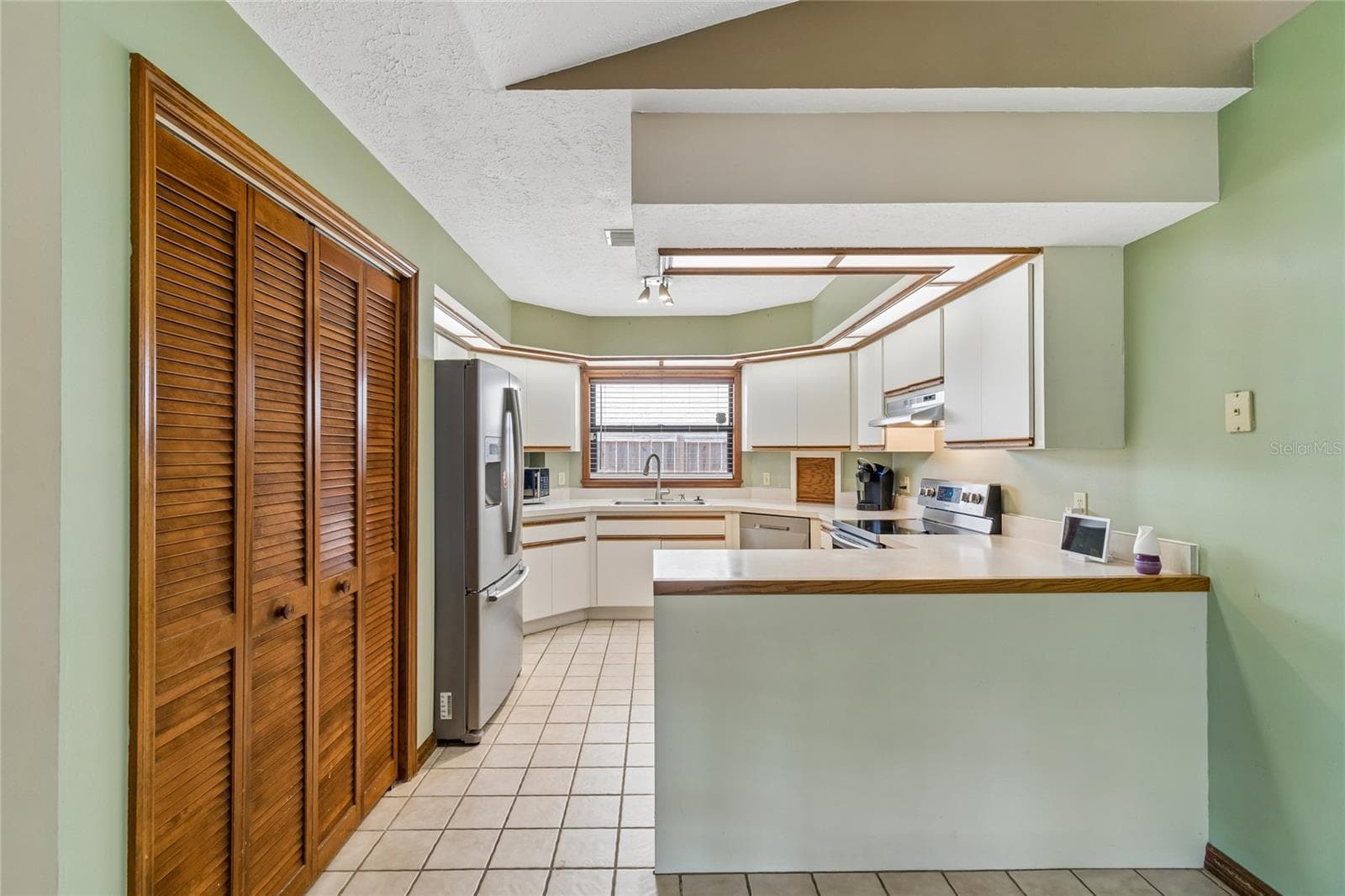 Single Family Residence at 3822 COLD CREEK DR, VALRICO, photo 23 of 75