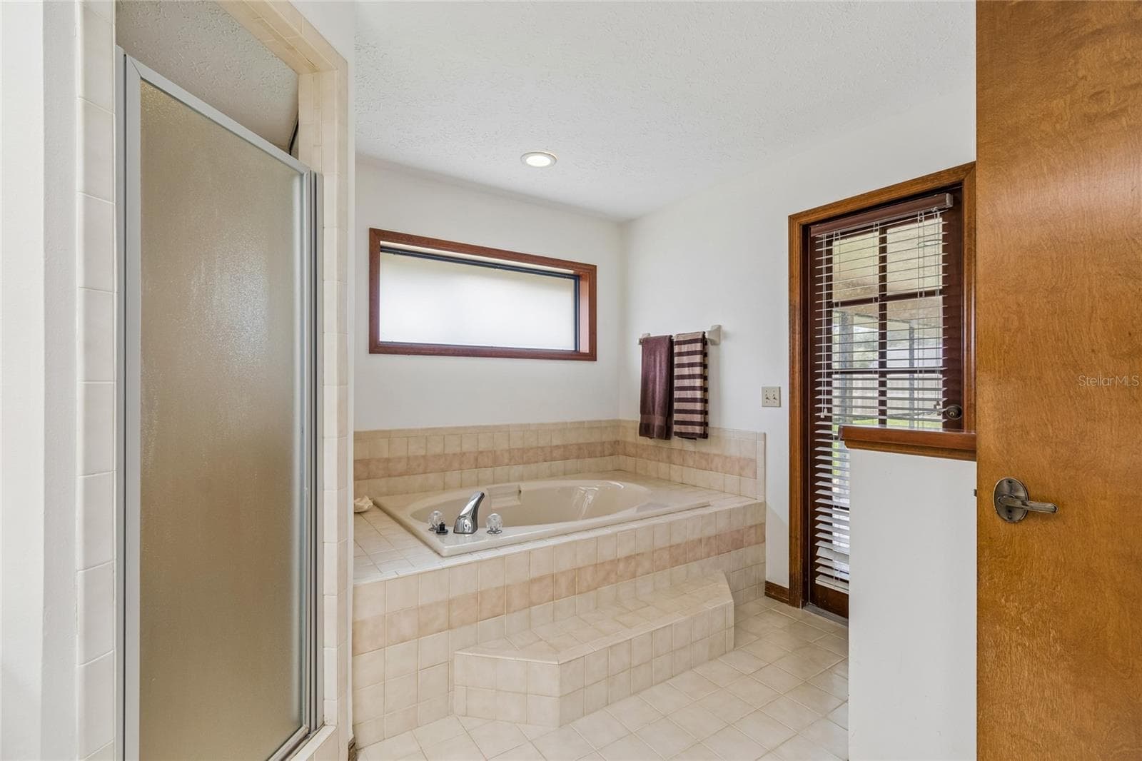 Single Family Residence at 3822 COLD CREEK DR, VALRICO, photo 37 of 75