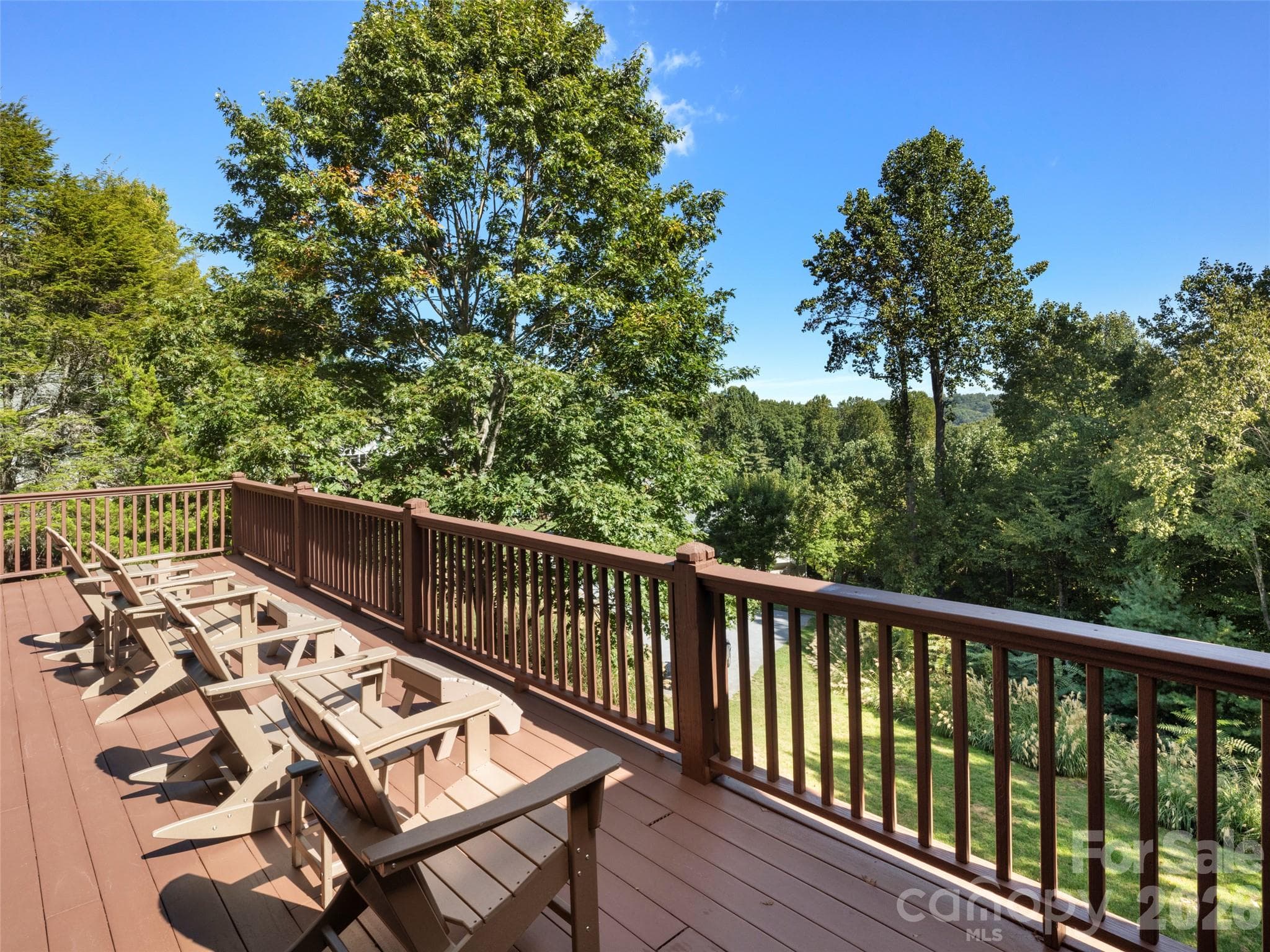 Single Family Residence at 1 Meadow Ridge Lane, Hendersonville, photo 17 of 38