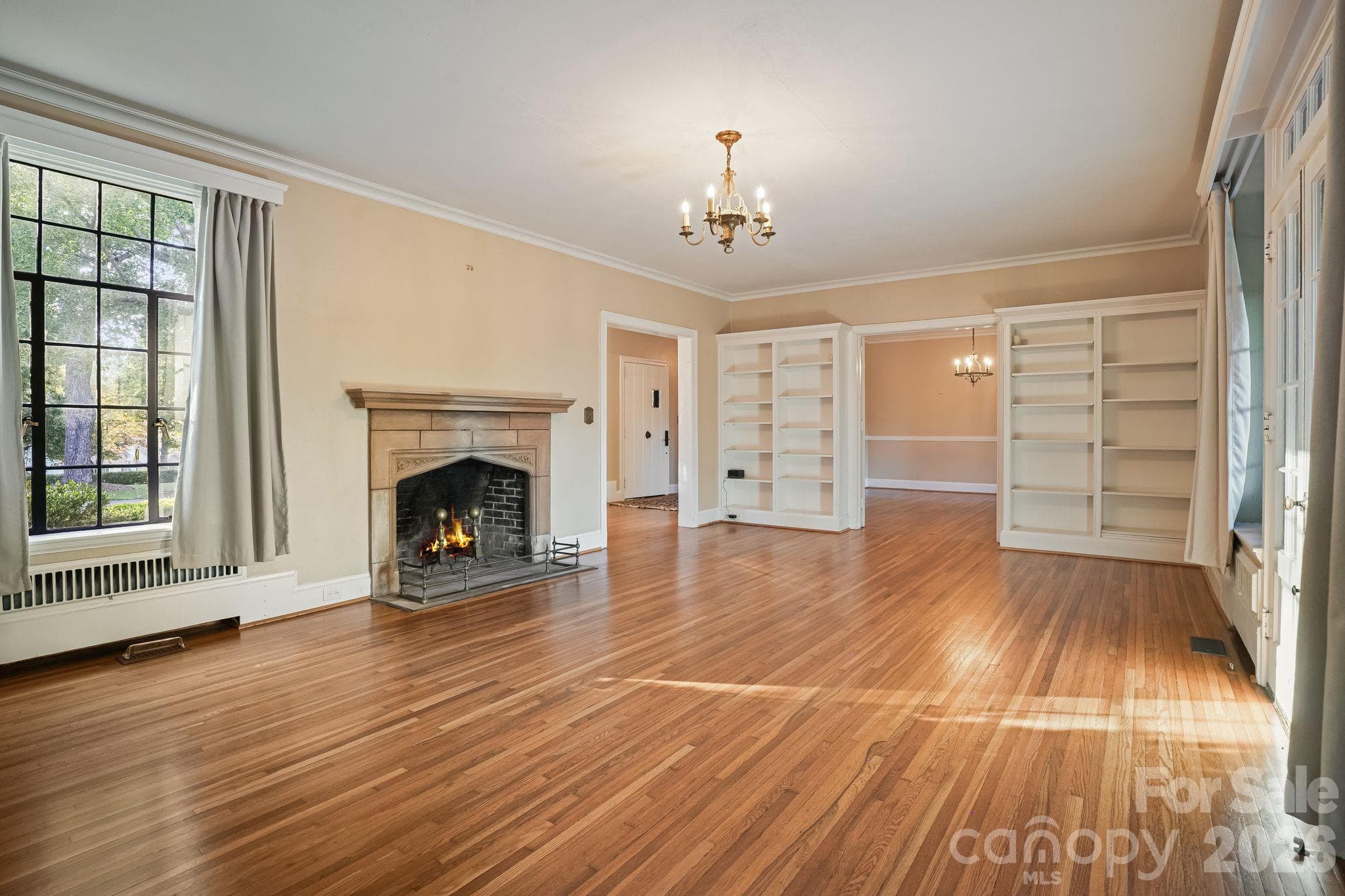 Living room - 1220 N Piedmont Avenue, Kings Mountain