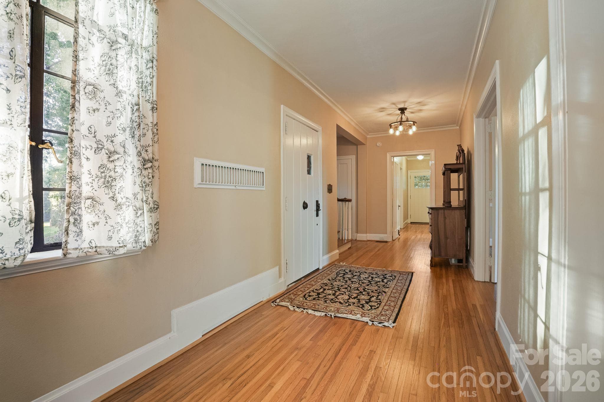 Foyer - 1220 N Piedmont Avenue, Kings Mountain