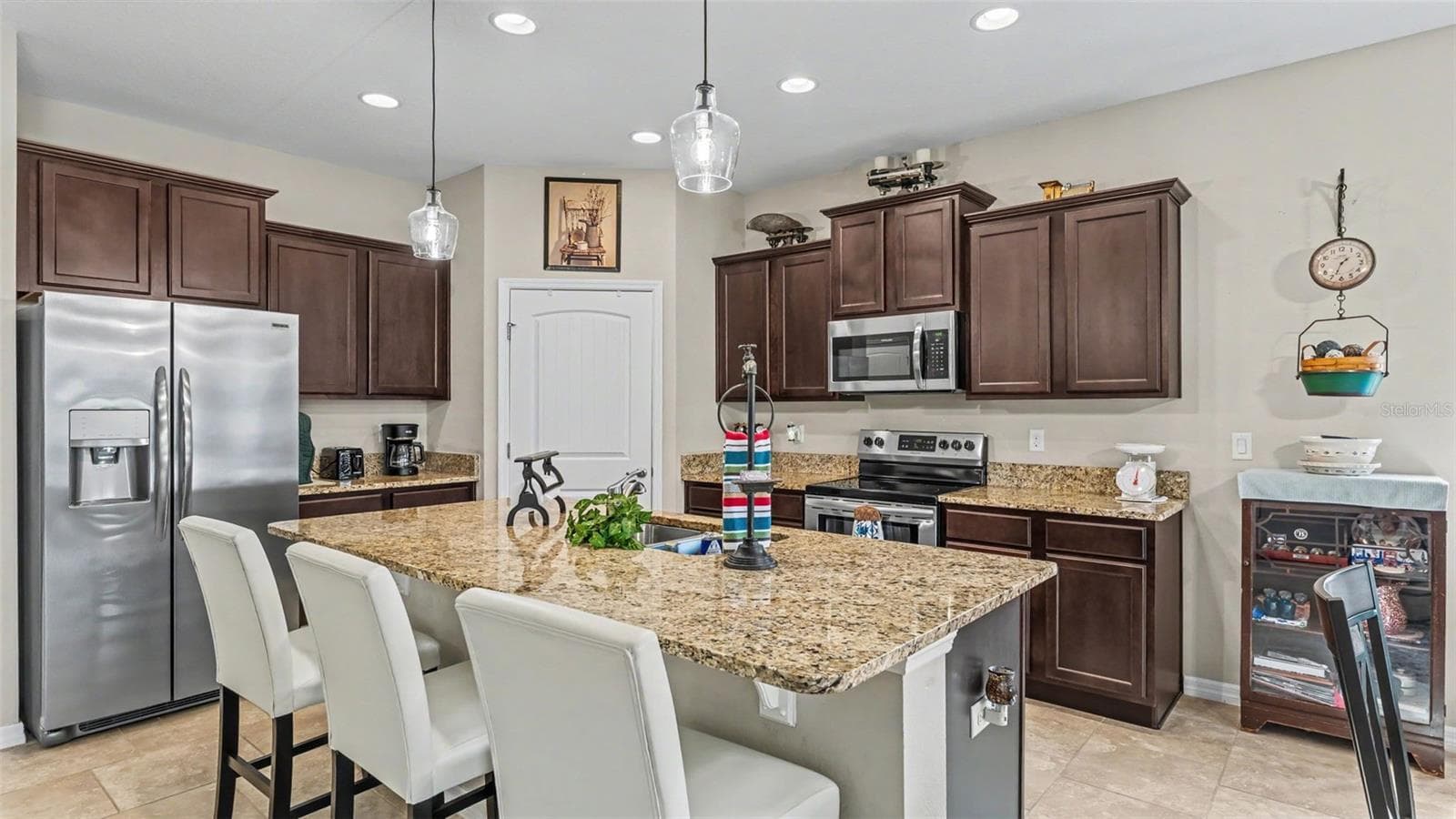 Single Family Residence at 2595 CANYON CREST DR, LAKELAND, photo 4 of 47