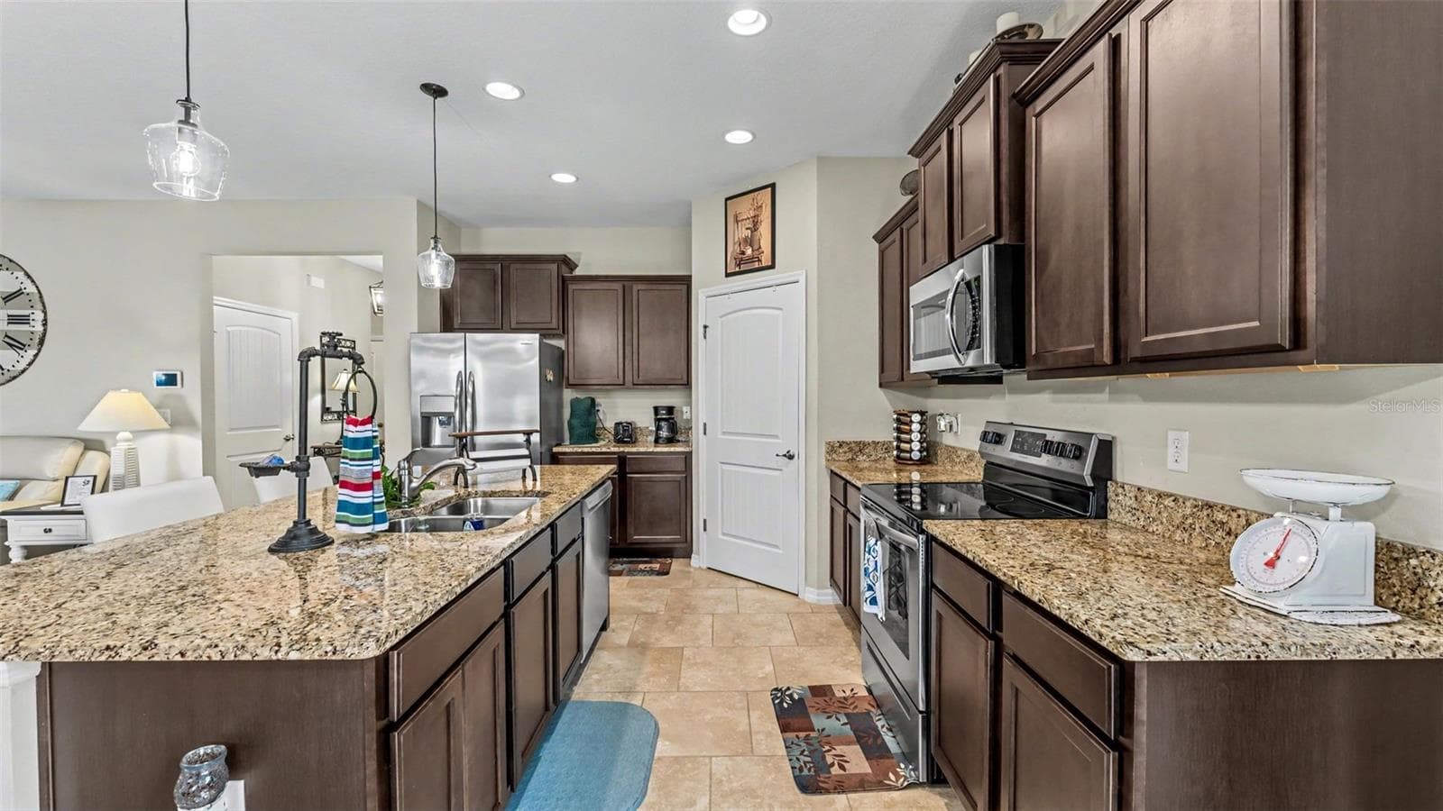 Single Family Residence at 2595 CANYON CREST DR, LAKELAND, photo 5 of 47