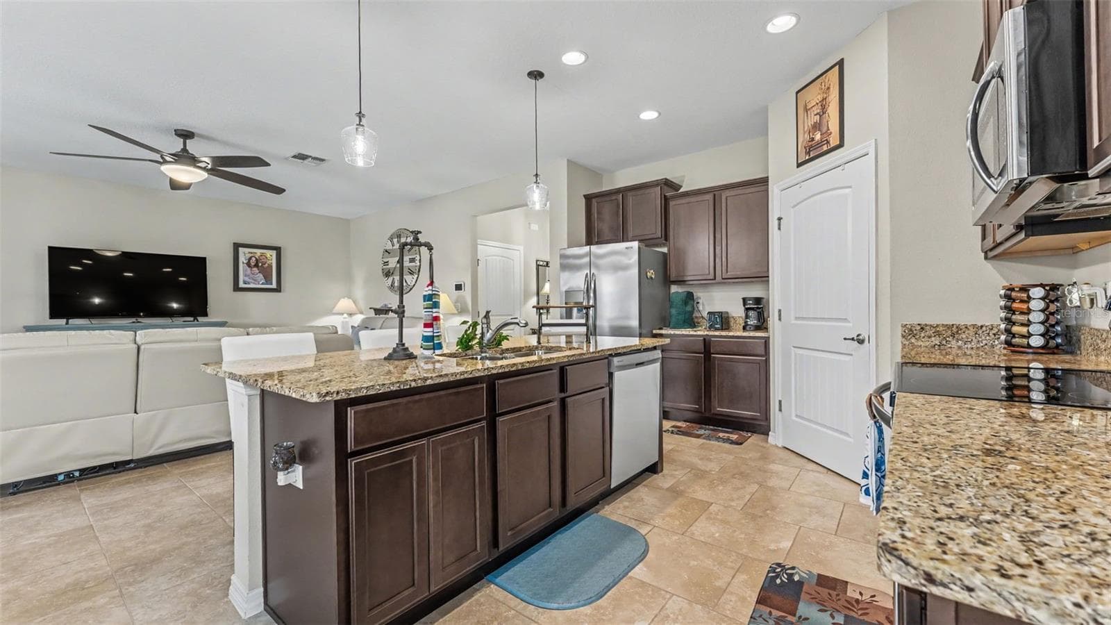 Single Family Residence at 2595 CANYON CREST DR, LAKELAND, photo 7 of 47