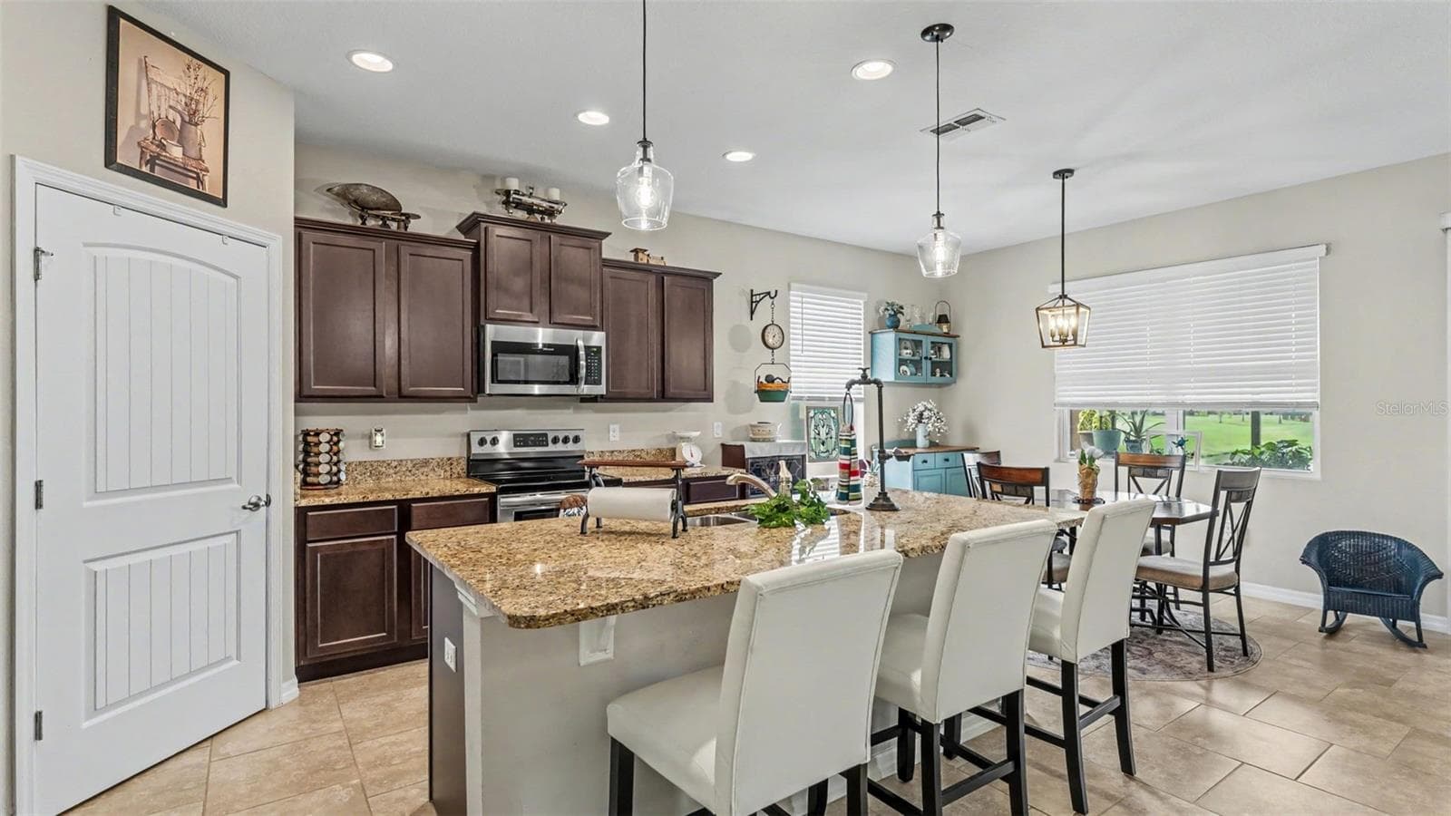 Single Family Residence at 2595 CANYON CREST DR, LAKELAND, photo 8 of 47