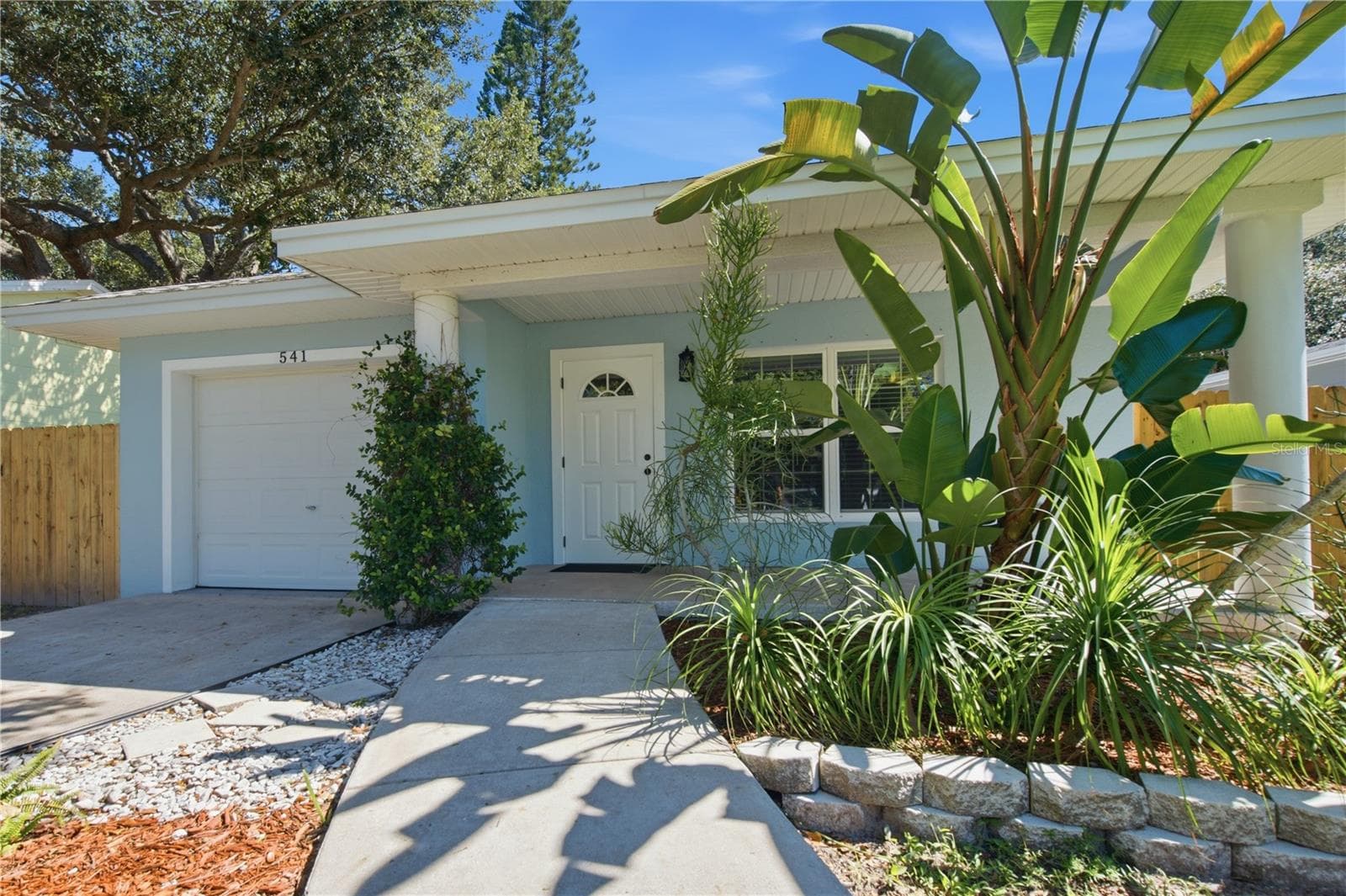 Single Family Residence at 541 PLUMOSA AVE, CLEARWATER, photo 2 of 22