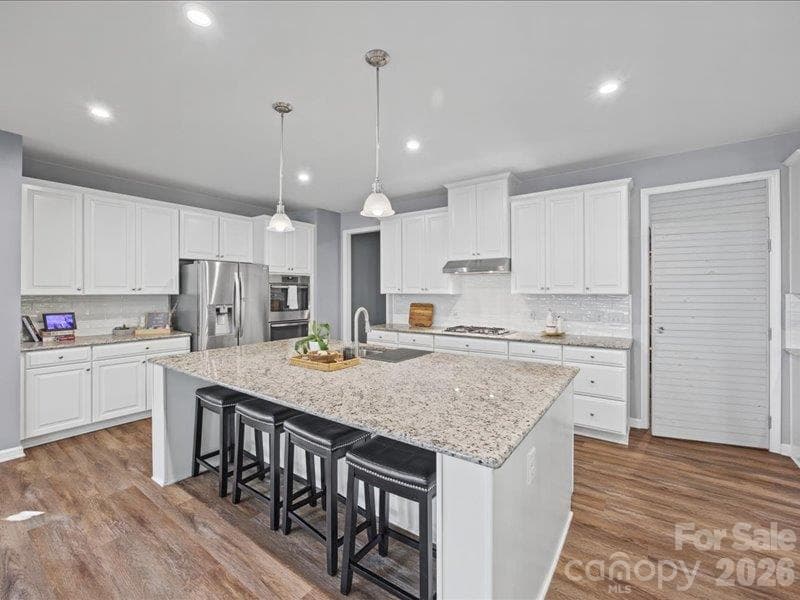 Massive kitchen island - 213 Candish Court, Fort Mill
