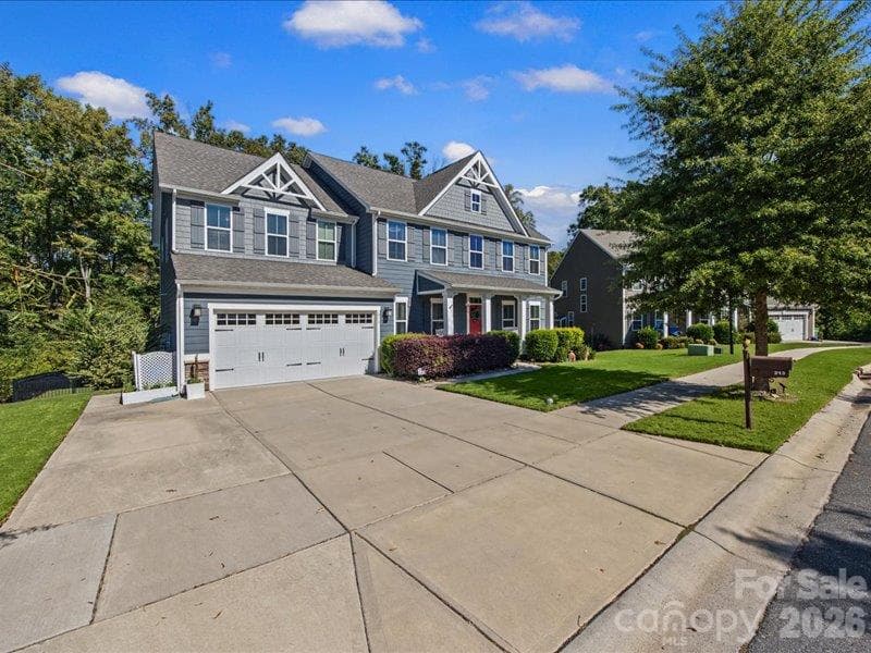 Extended driveway - 213 Candish Court, Fort Mill
