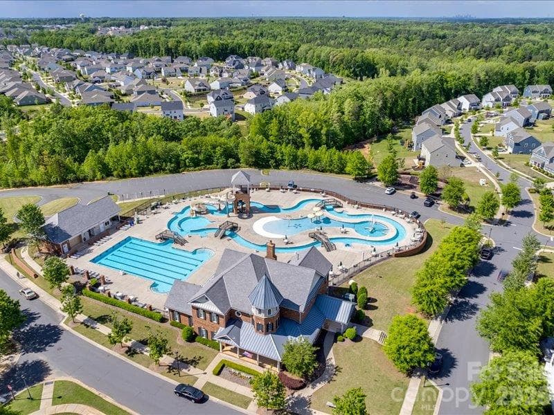 Resort-like amenity center - 213 Candish Court, Fort Mill