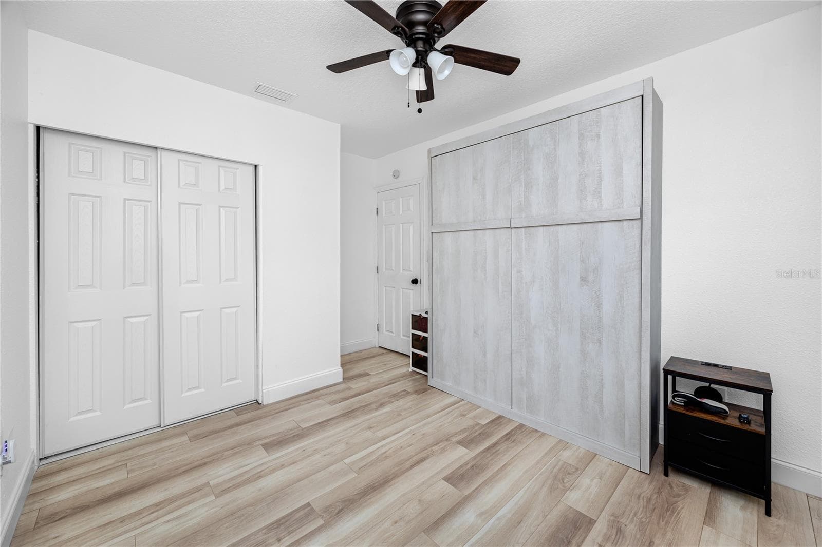1st bedroom - 5735 BURLINGTON AVE N, ST PETERSBURG