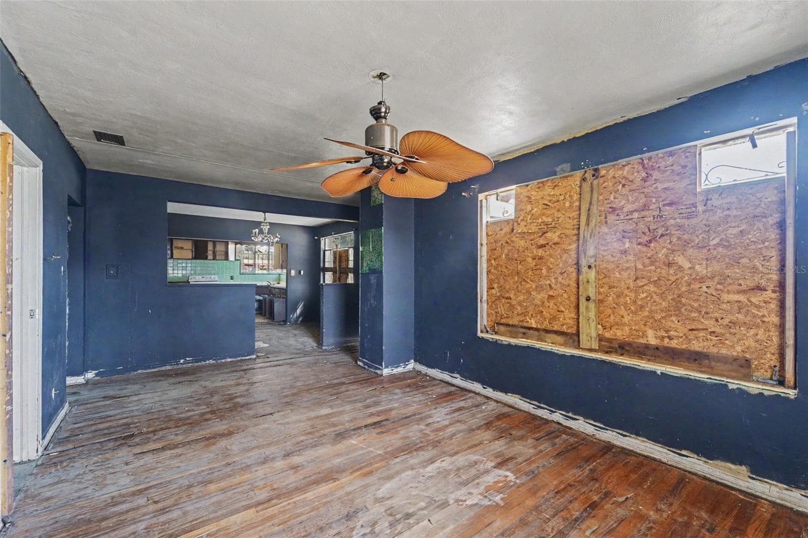 Single Family Residence at 504 E EMILY ST, TAMPA, photo 4 of 25