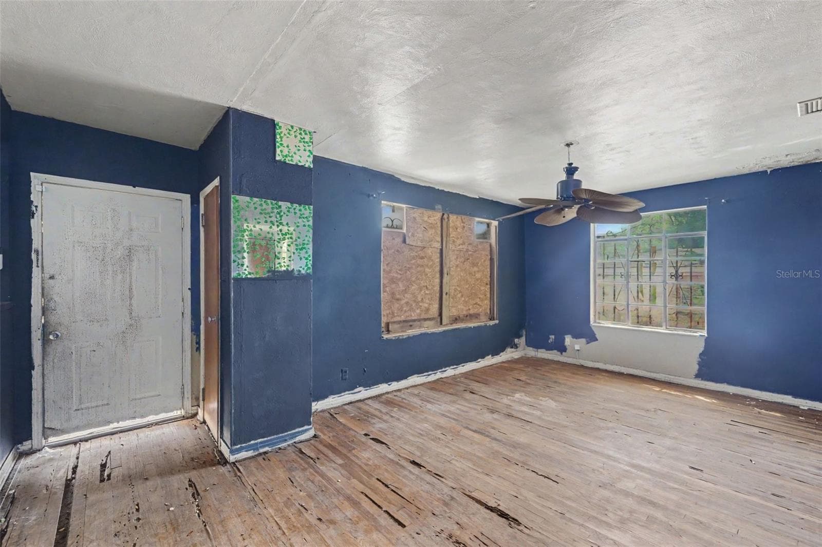 Single Family Residence at 504 E EMILY ST, TAMPA, photo 6 of 25