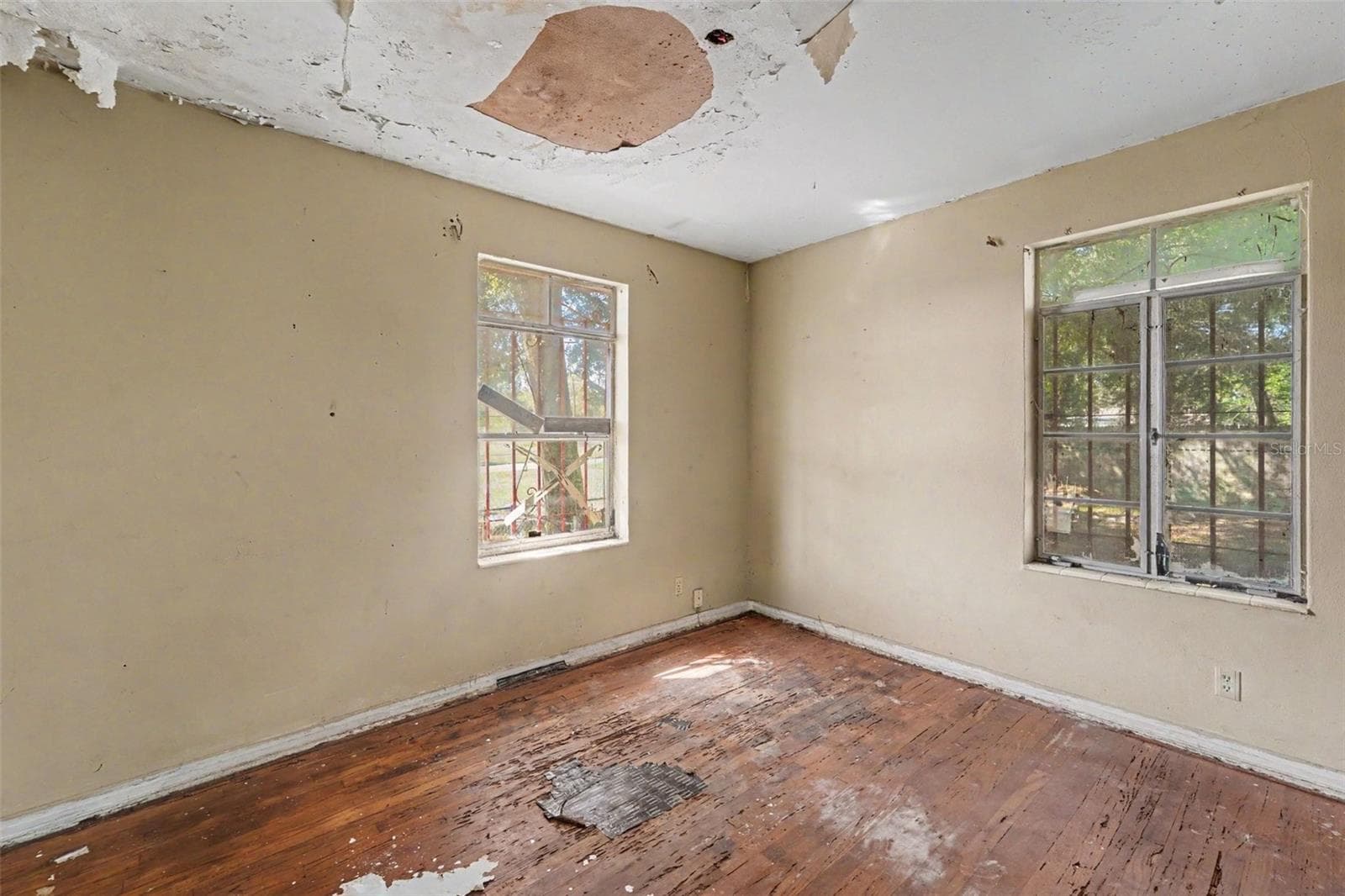 Single Family Residence at 504 E EMILY ST, TAMPA, photo 14 of 25
