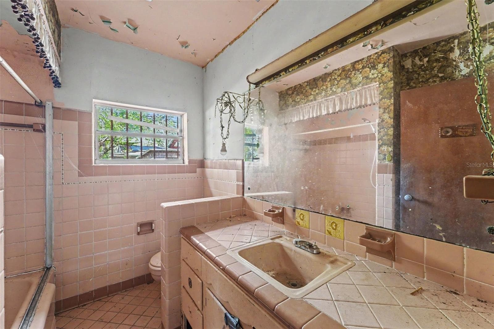 Single Family Residence at 504 E EMILY ST, TAMPA, photo 15 of 25