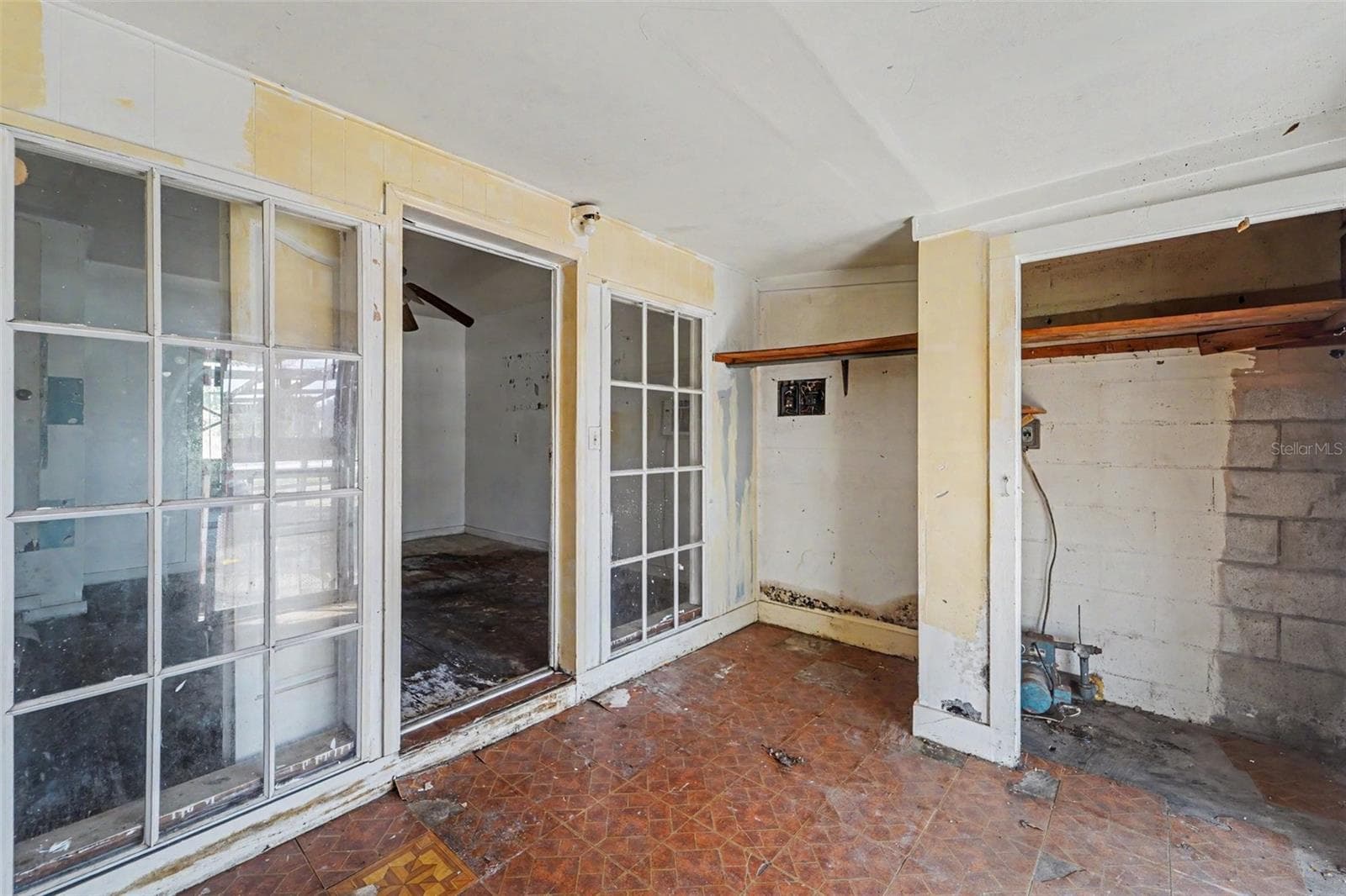 Single Family Residence at 504 E EMILY ST, TAMPA, photo 21 of 25