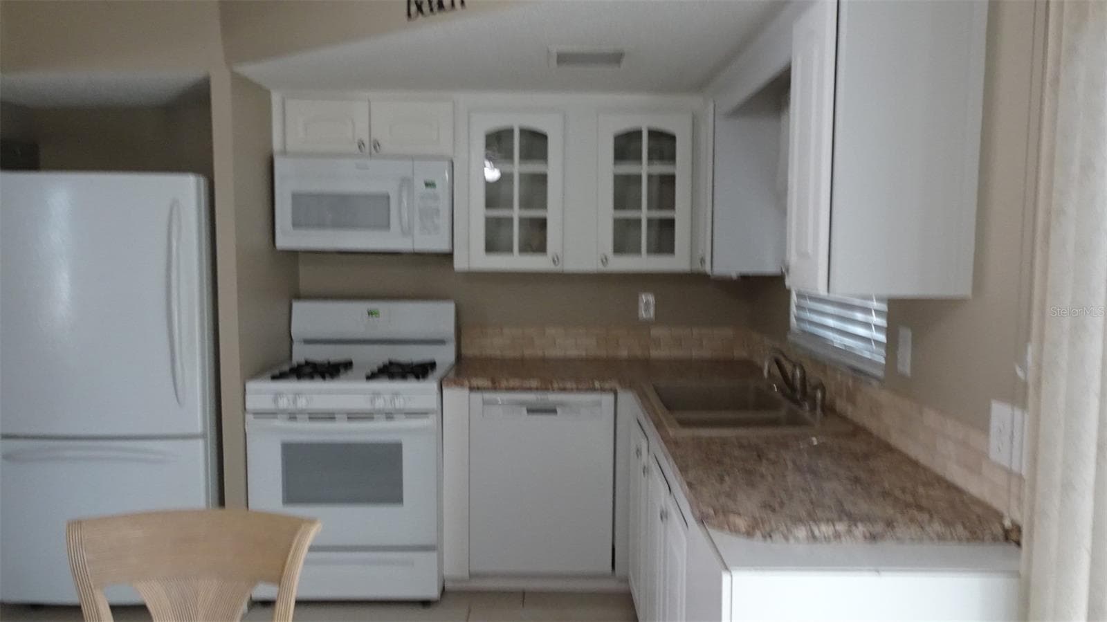 All matching newer appliances. - 7800 38TH TER N, ST PETERSBURG