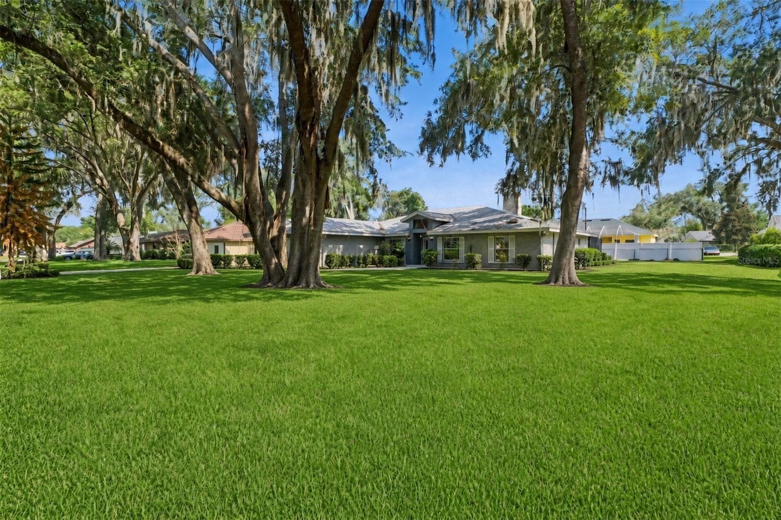 Single Family Residence at 2610 TWELVE POINT DR, LAKELAND, photo 2 of 34